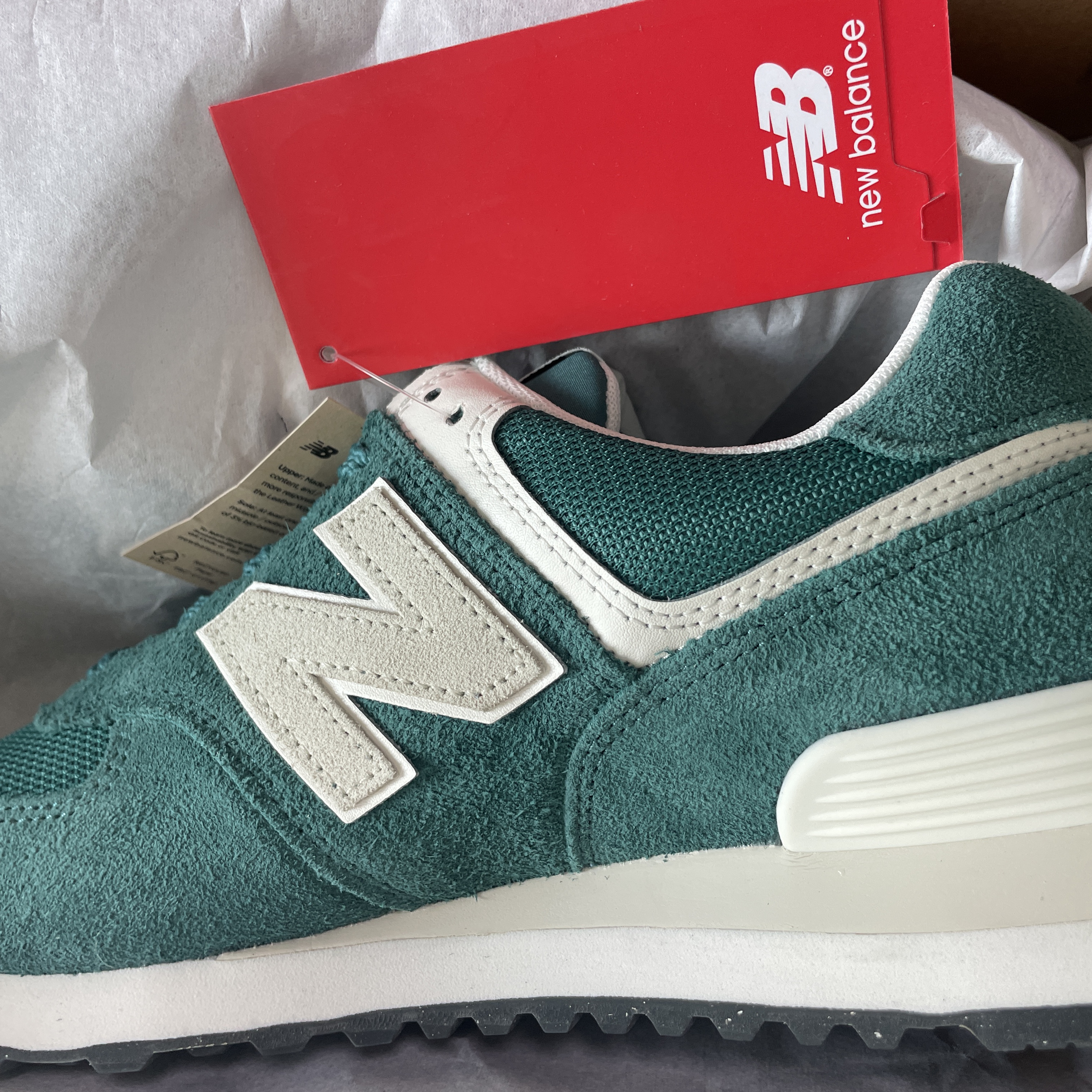 New Balance 574 Classics Reimagined Green 착용 스타일 - 1