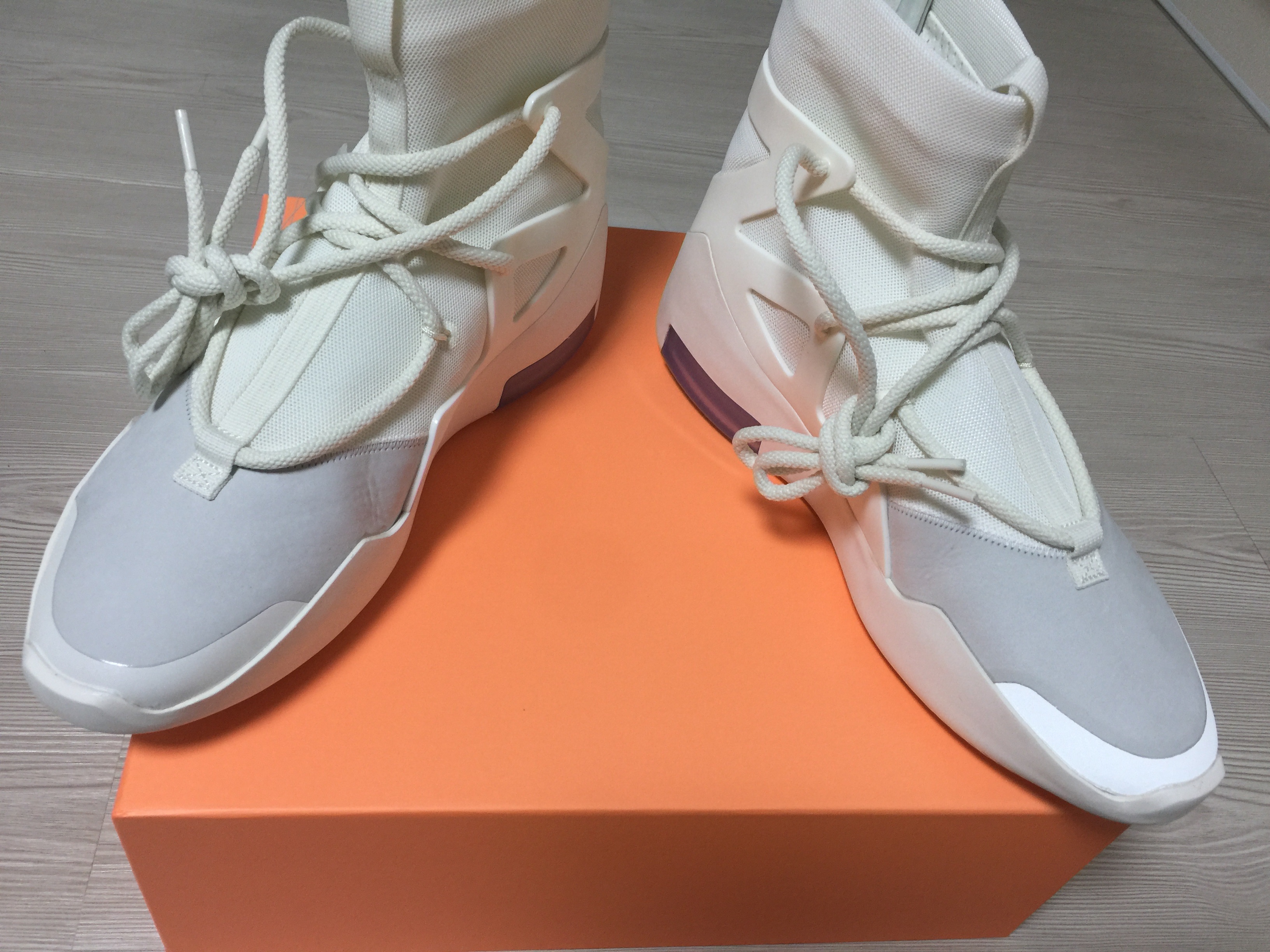 Nike x Fear of God Air Fear of God 1 Sail 착용 스타일 - 1