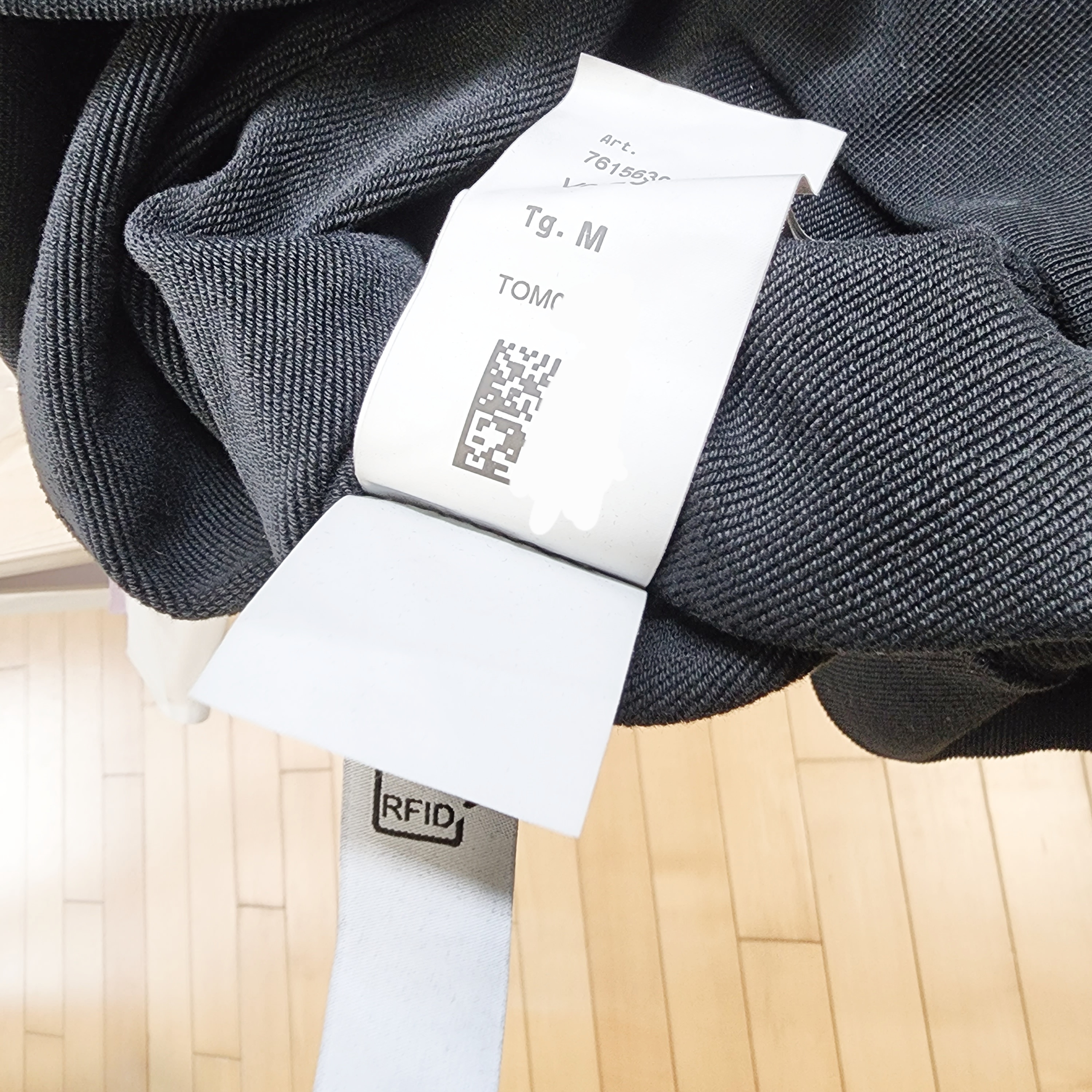 Stone Island 63085 Logo Print Cotton Sweatshirt Black - 22SS 착용 스타일 - 1