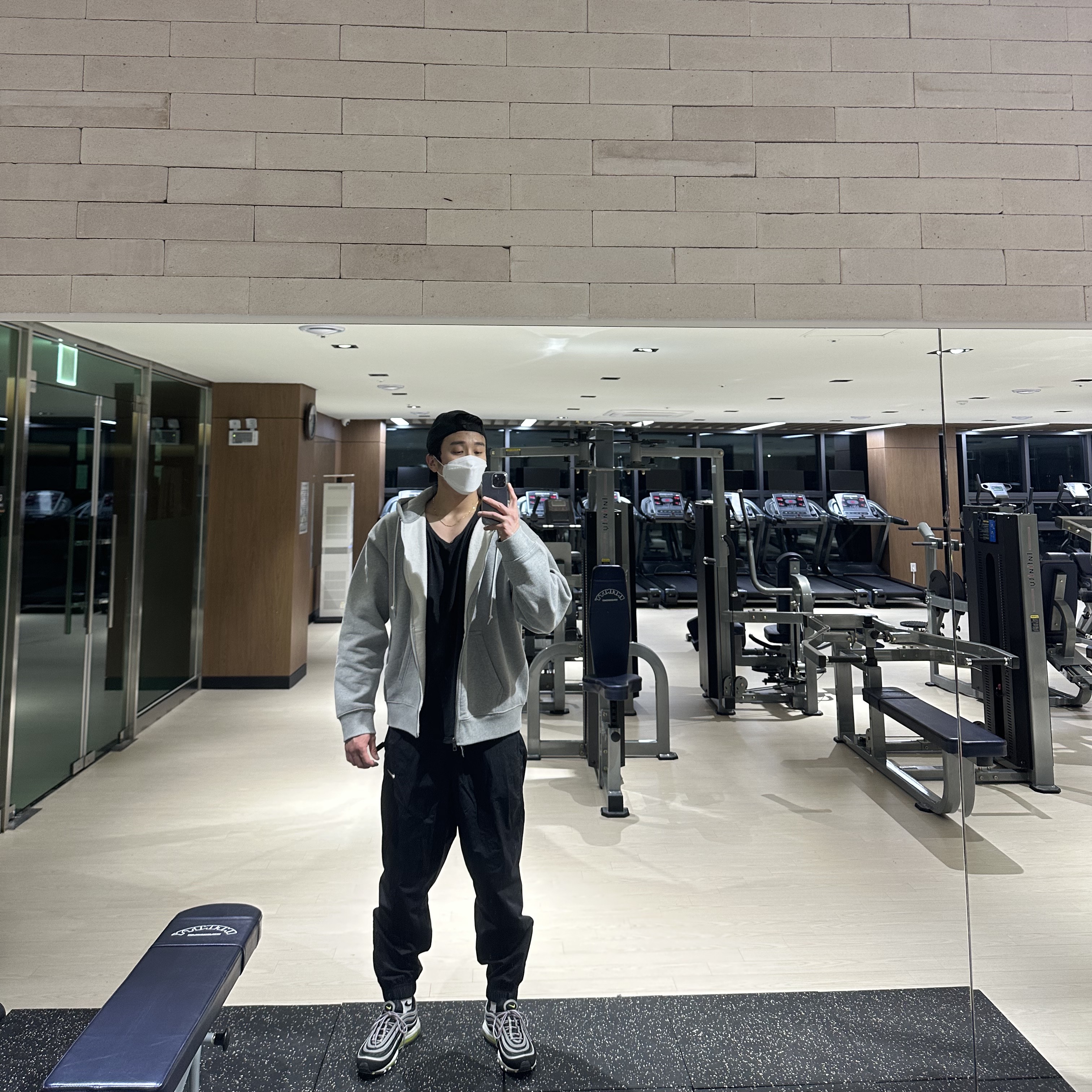 Nike NRG Solo Swoosh Woven Track Pants Black White - Asia, Nike NRG Solo Swoosh Full Zip Hoodie Dark Grey Heather - Asia 착용 스타일