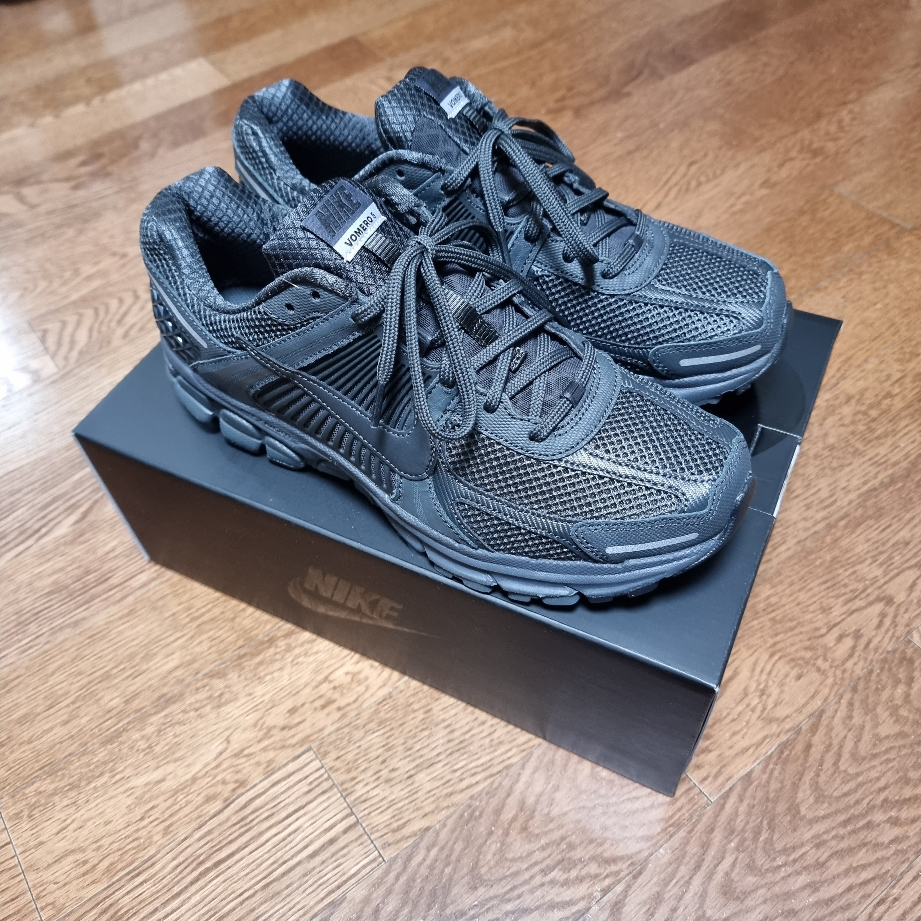 Nike Zoom Vomero 5 SP Anthracite 2023 착용 스타일