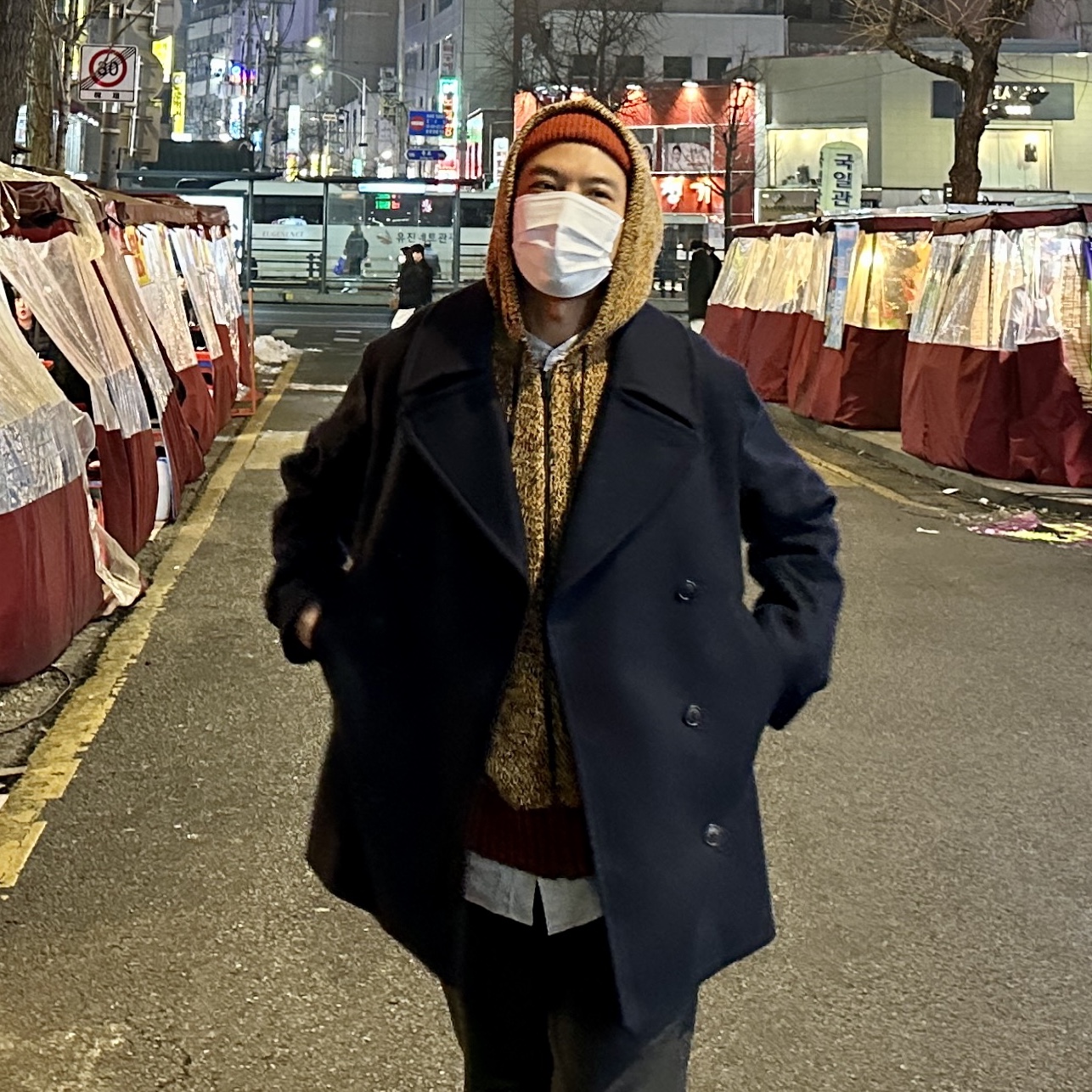 Uniqlo +J Wool Blend OverSized Peacoat Navy, Dr. Martens x Undercover 1461 Cherry Red 착용 스타일 - 4