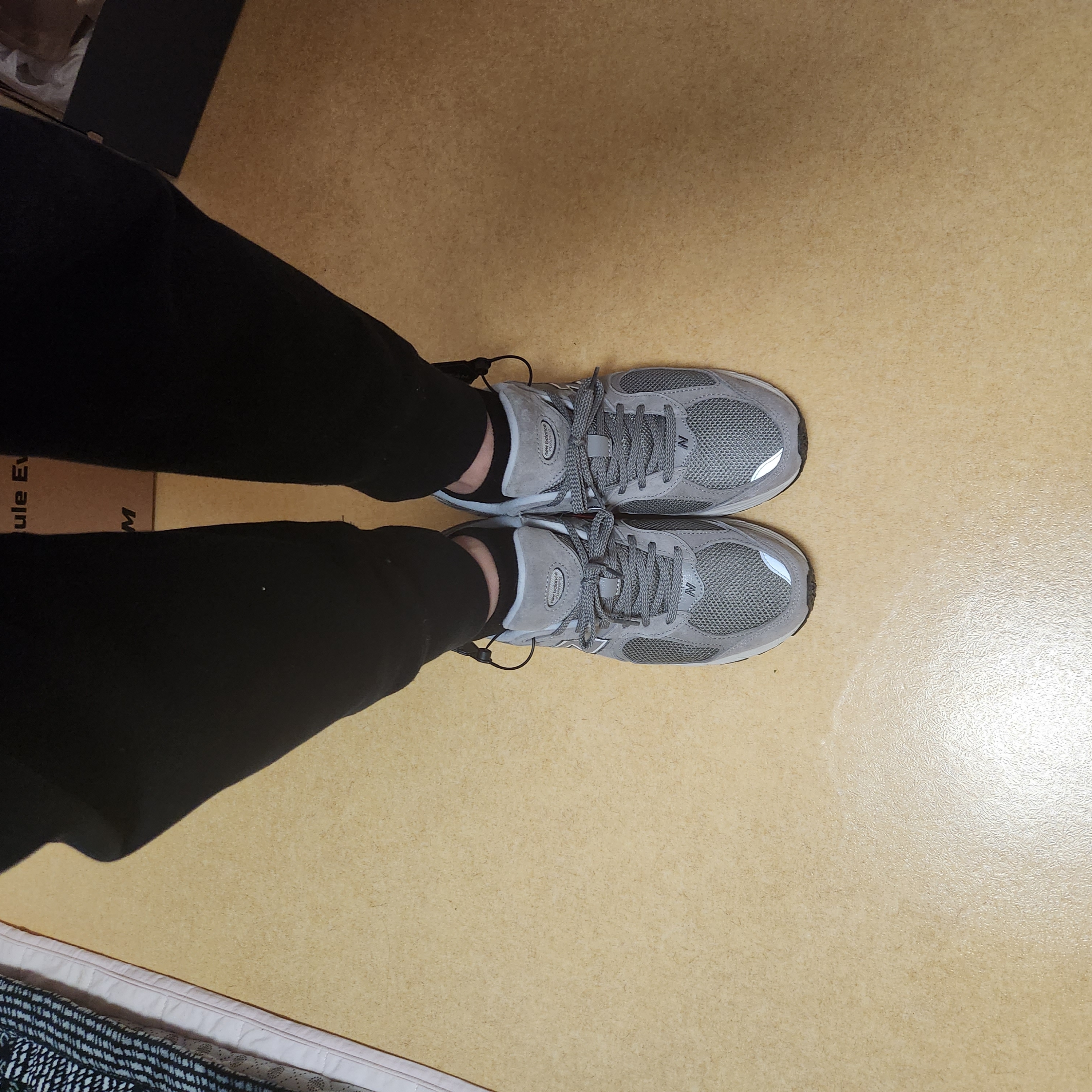 New Balance 2002R Grey 착용 스타일 - 2