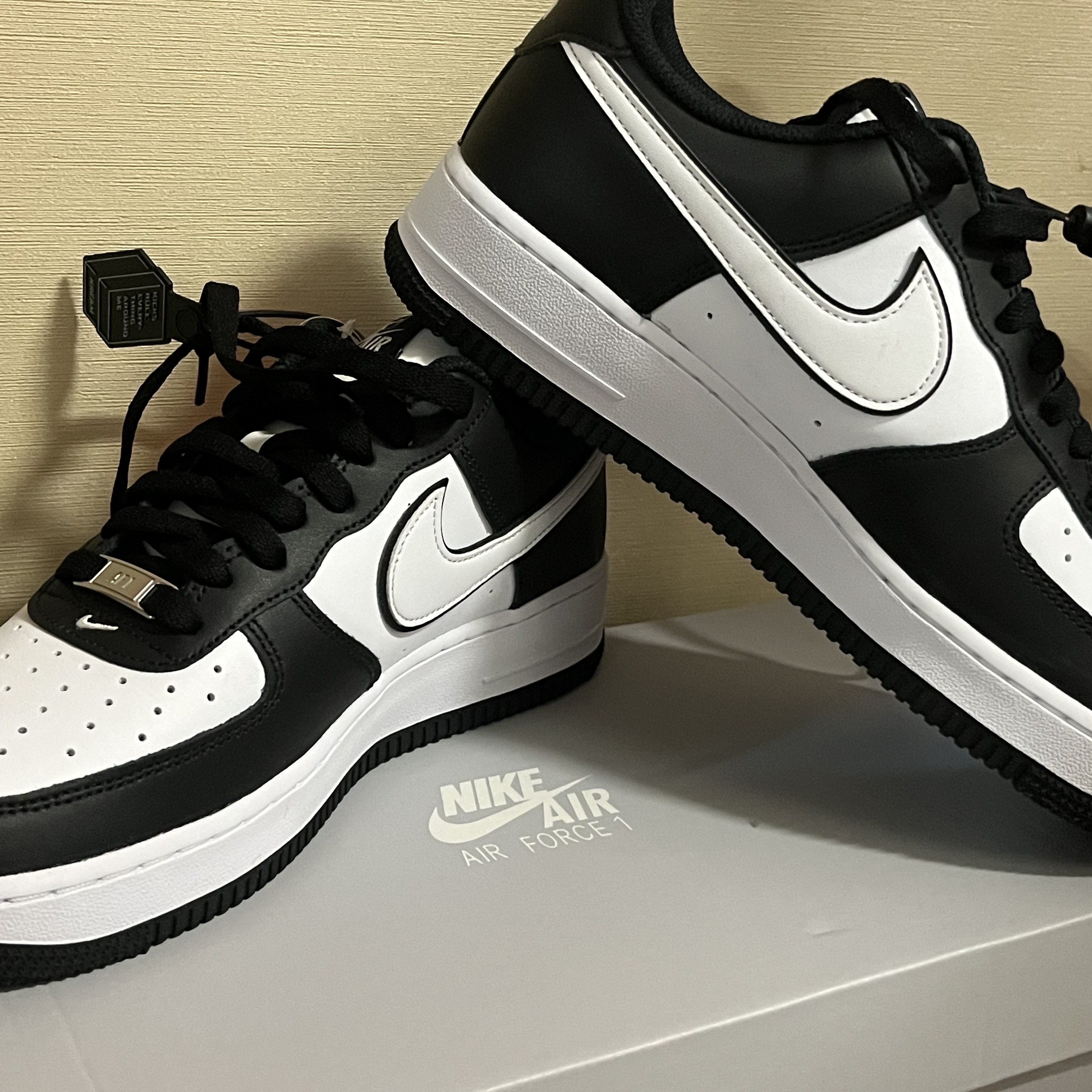 Nike Air Force 1 '07 Black White 착용 스타일