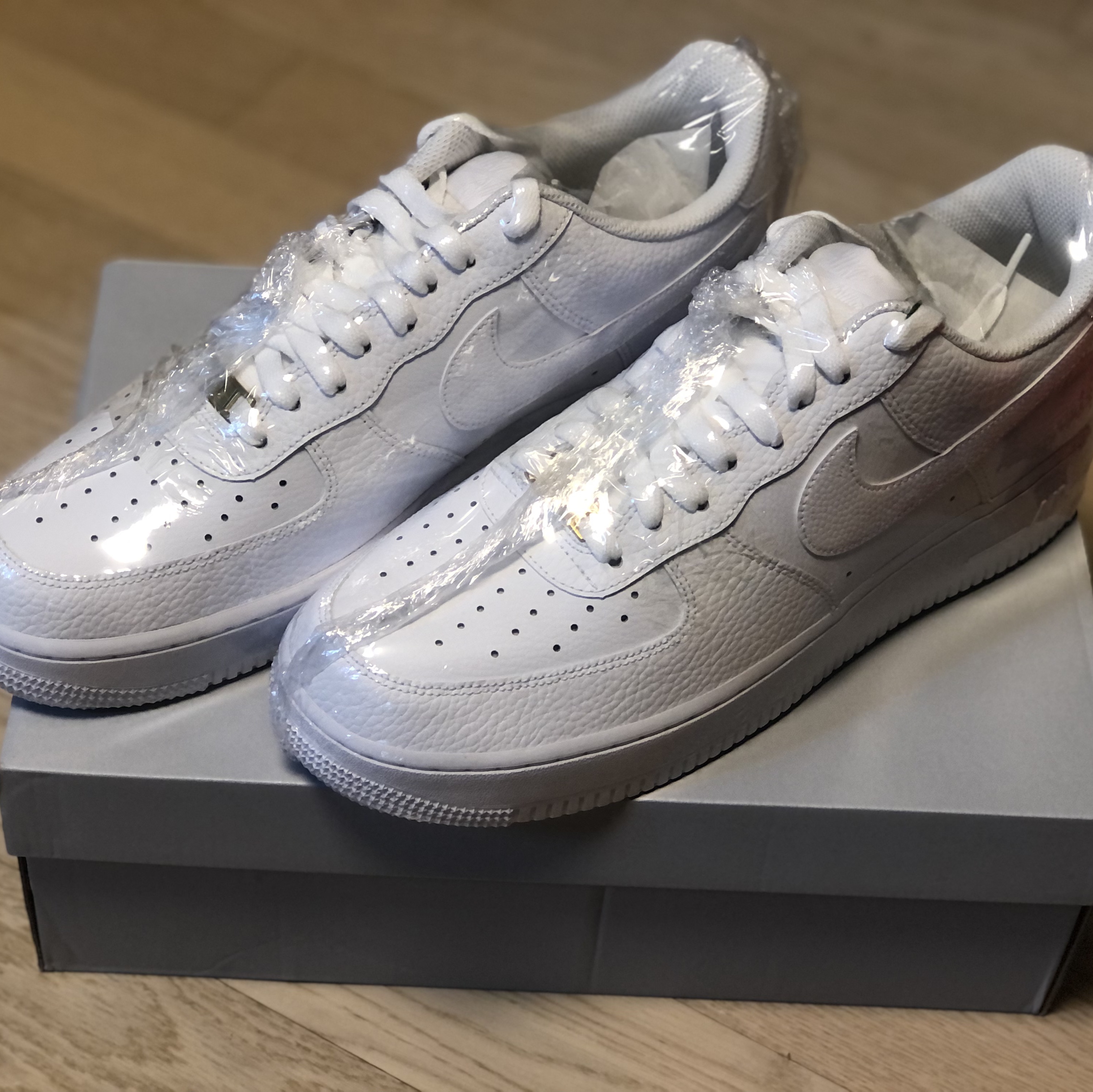 Nike Air Force 1 '07 Triple White Tumbled Leather 착용 스타일 - 1
