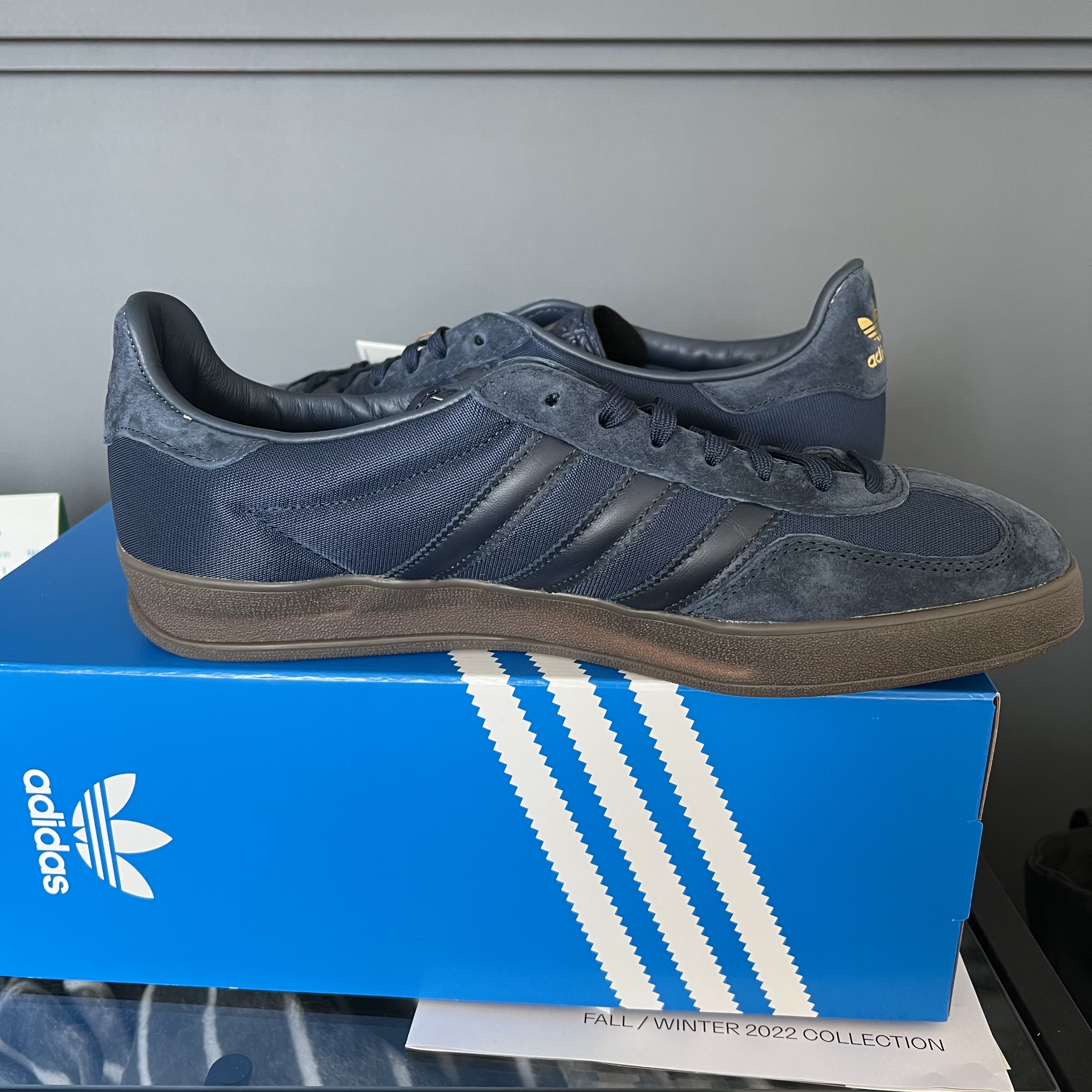 Adidas Gazelle Indoor Collegiate Navy 착용 스타일