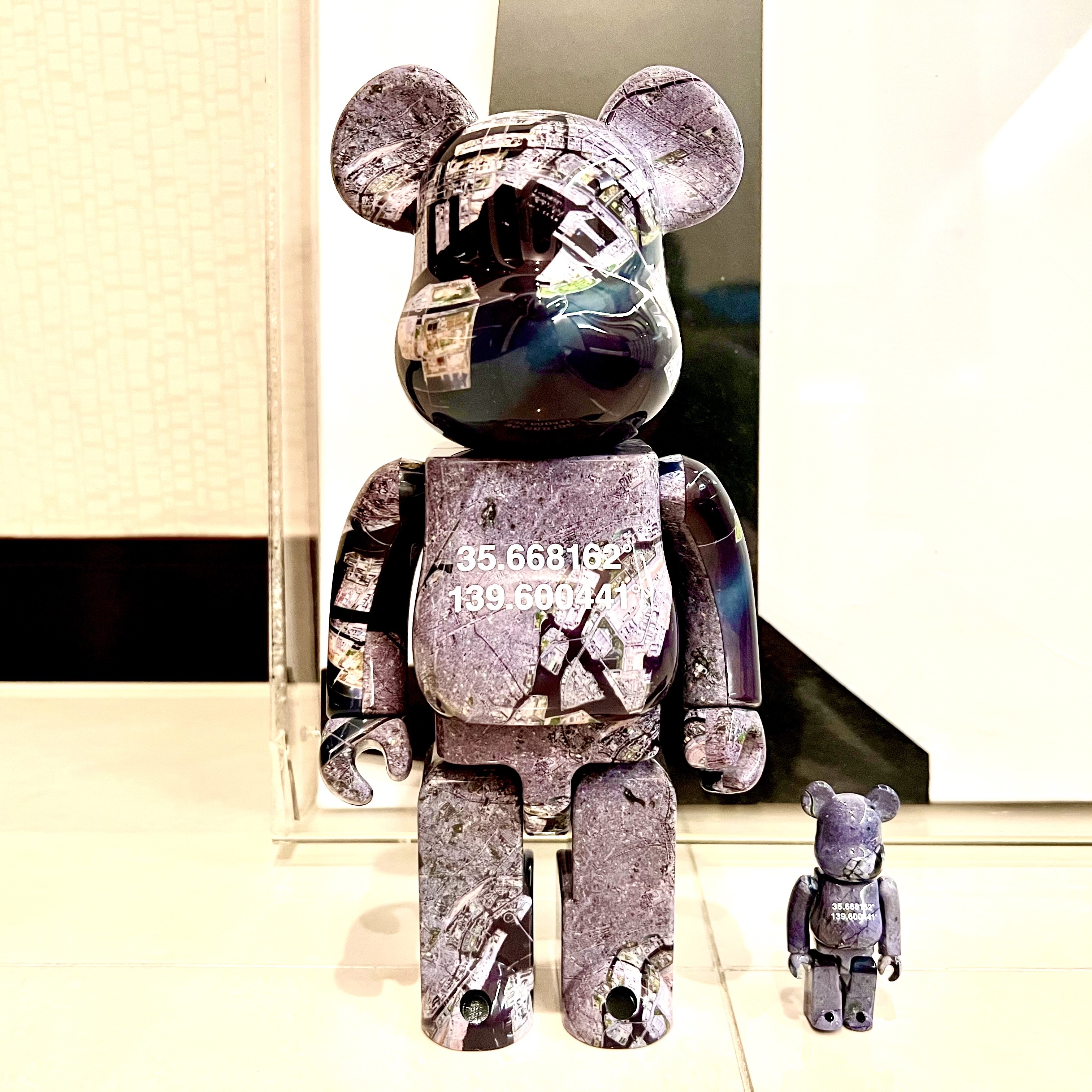 Bearbrick Benjamin Grant Overview Tokyo 100% & 400% Set 착용 스타일 - 1