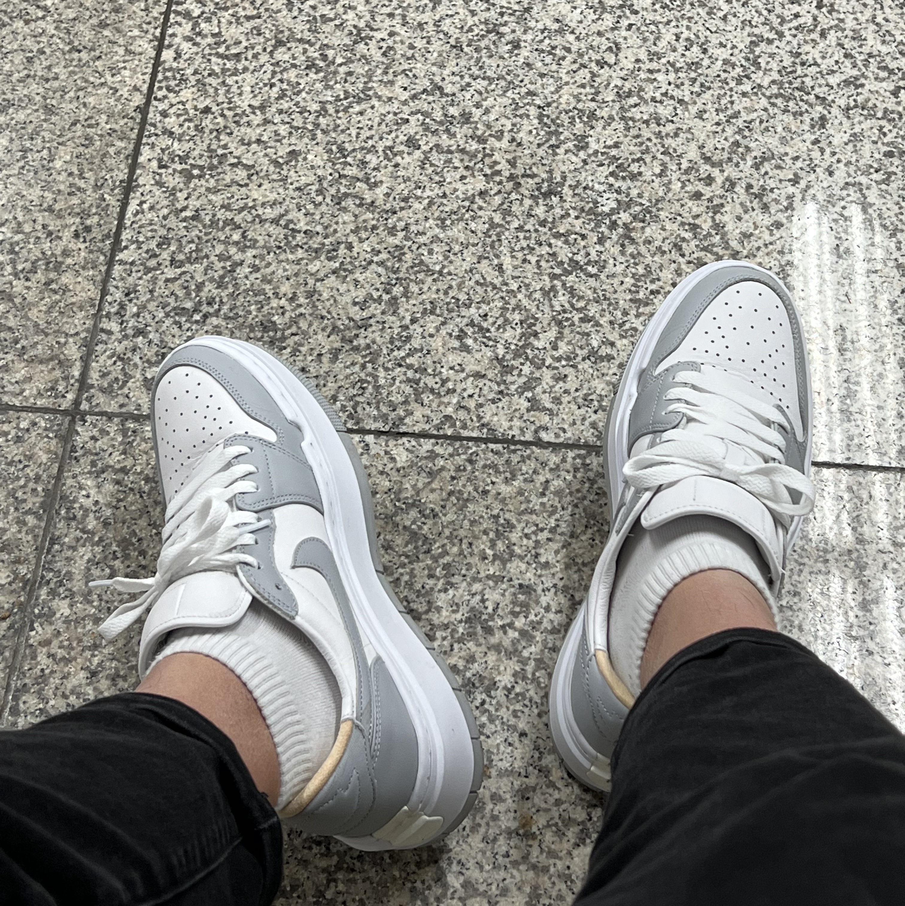 (W) Jordan 1 Elevate Low White and Wolf Grey 착용 스타일