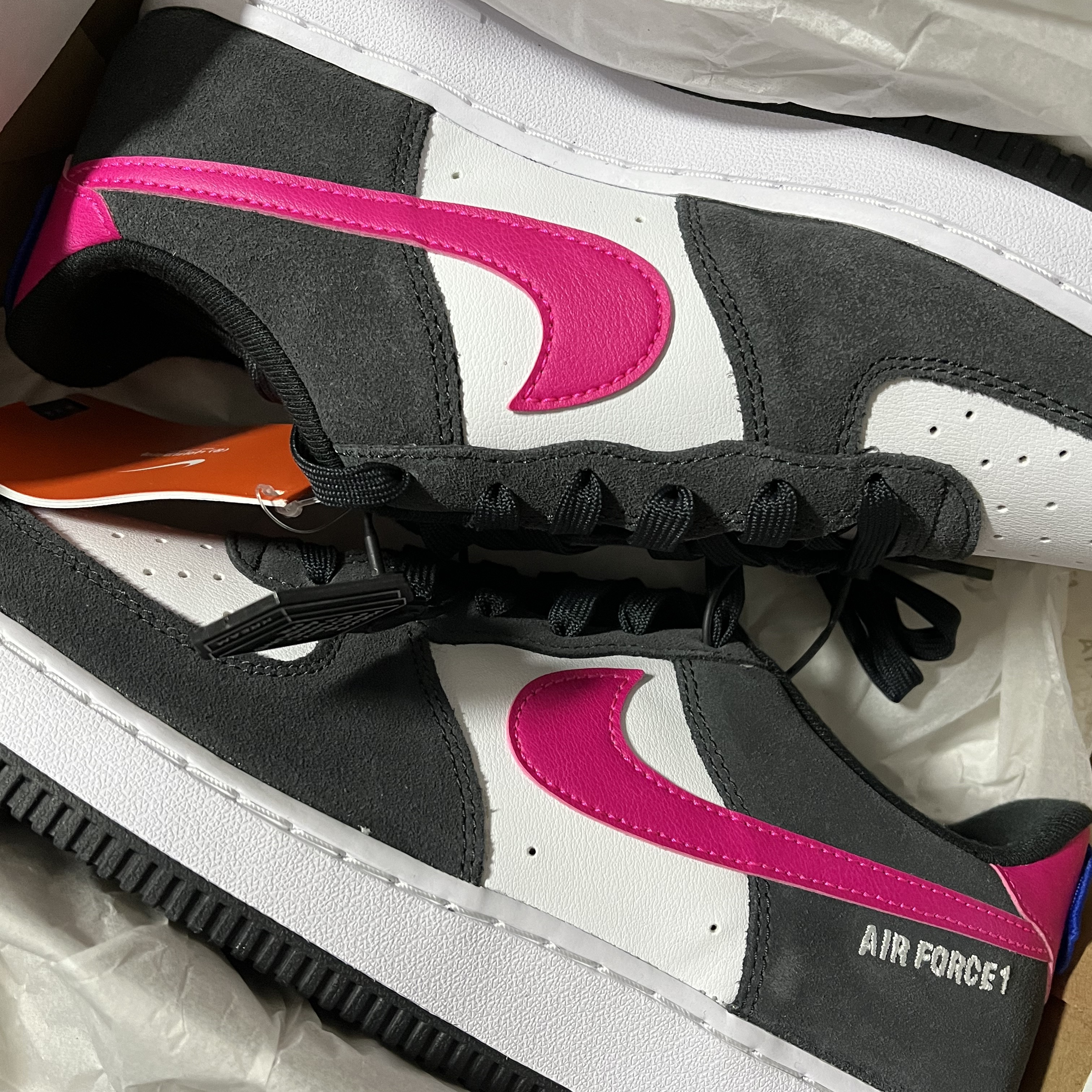 (GS) Nike Air Force 1 LV8 Athletic Club Black Pink Prime 착용 스타일
