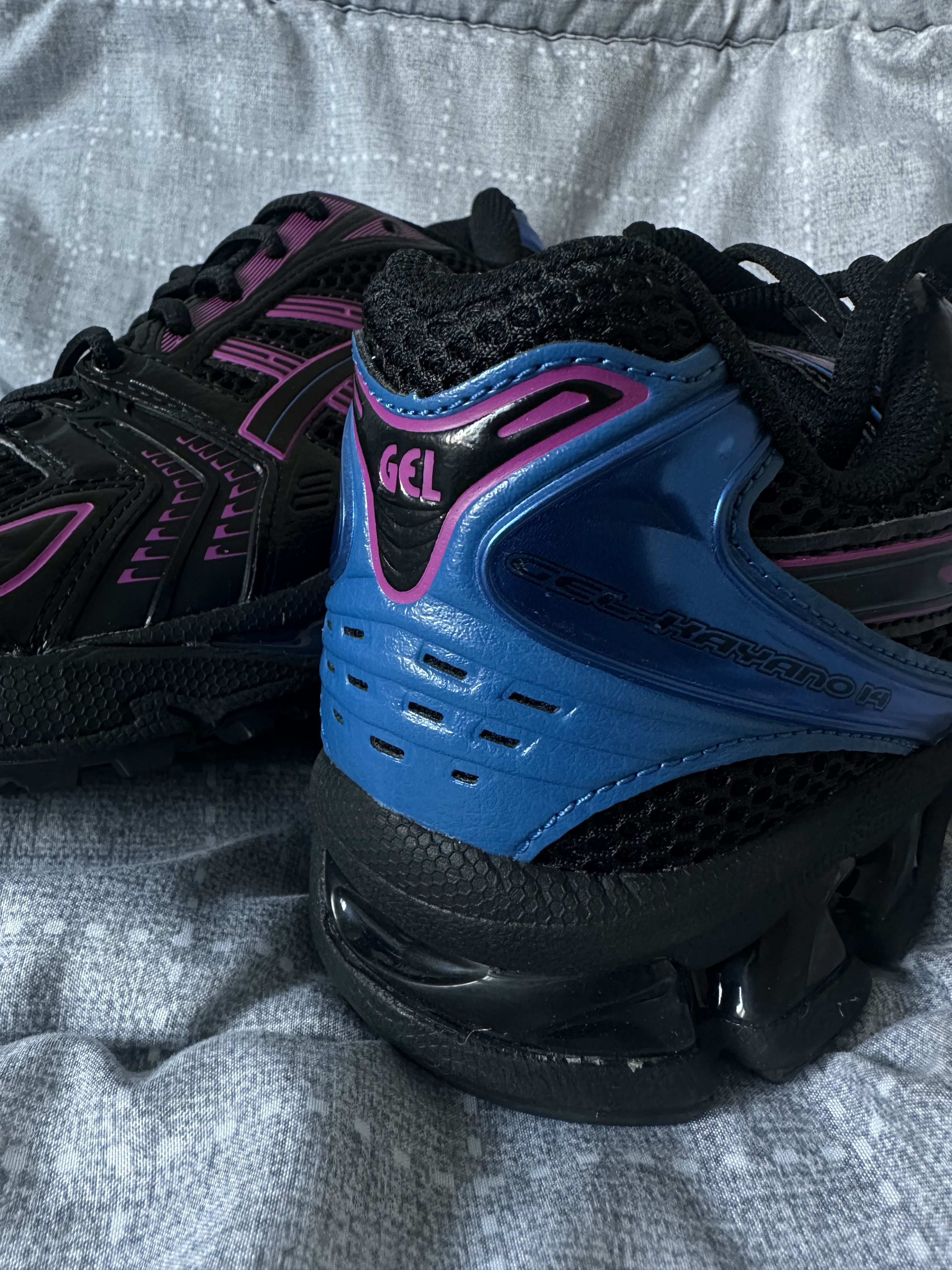 Asics Gel-Kayano 14 Black Lake Drive 착용 스타일 - 3