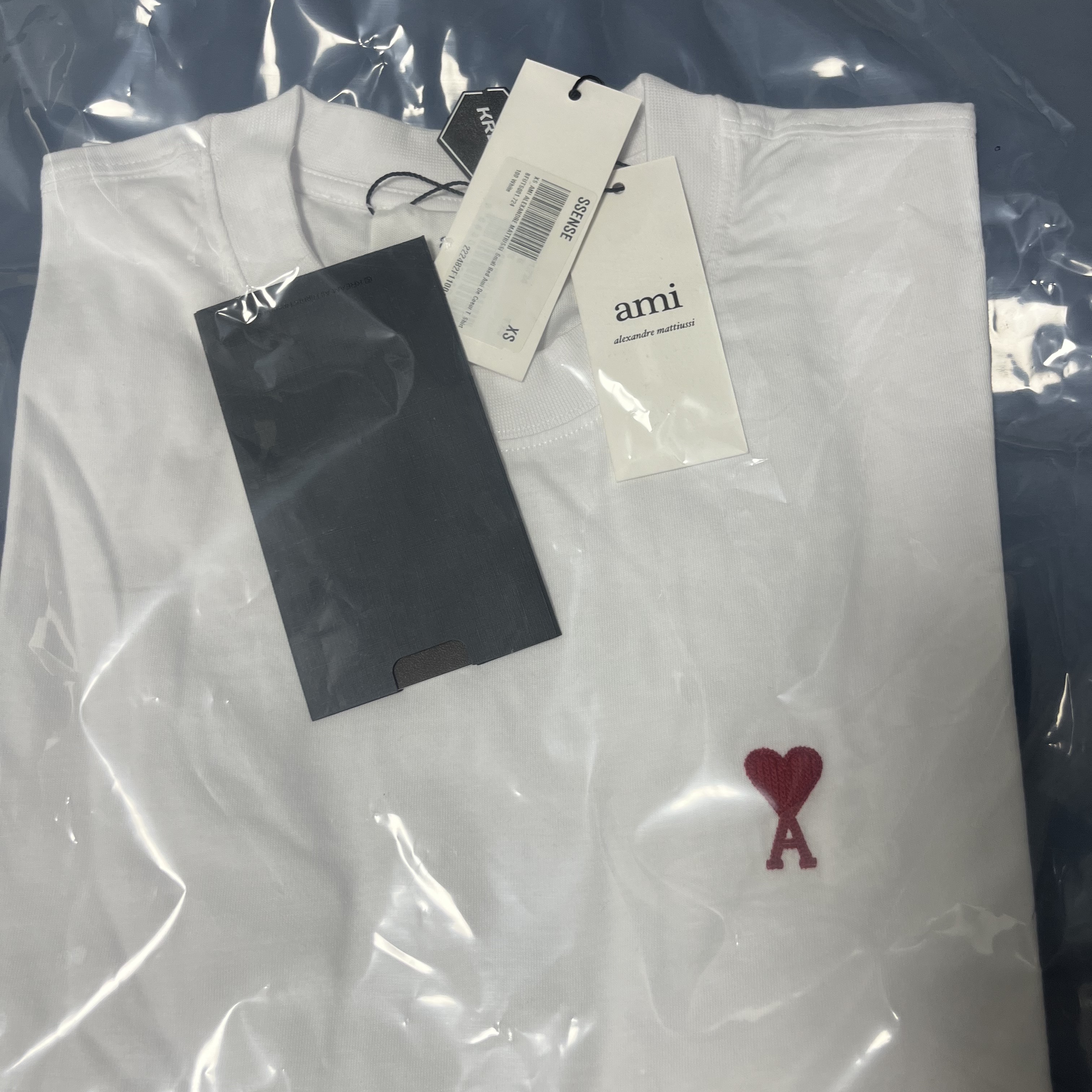 AMI de Coeur T-Shirt White 착용 스타일 - 1