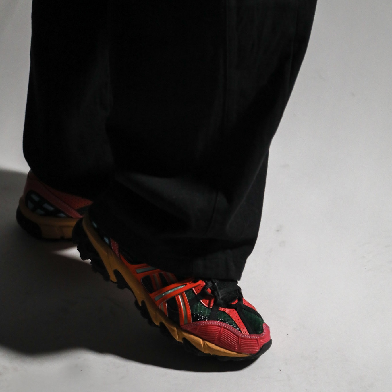 Asics x Andersson Bell Gel-Sonoma 15-50 Bright Rose Evergreen 착용 스타일 - 2