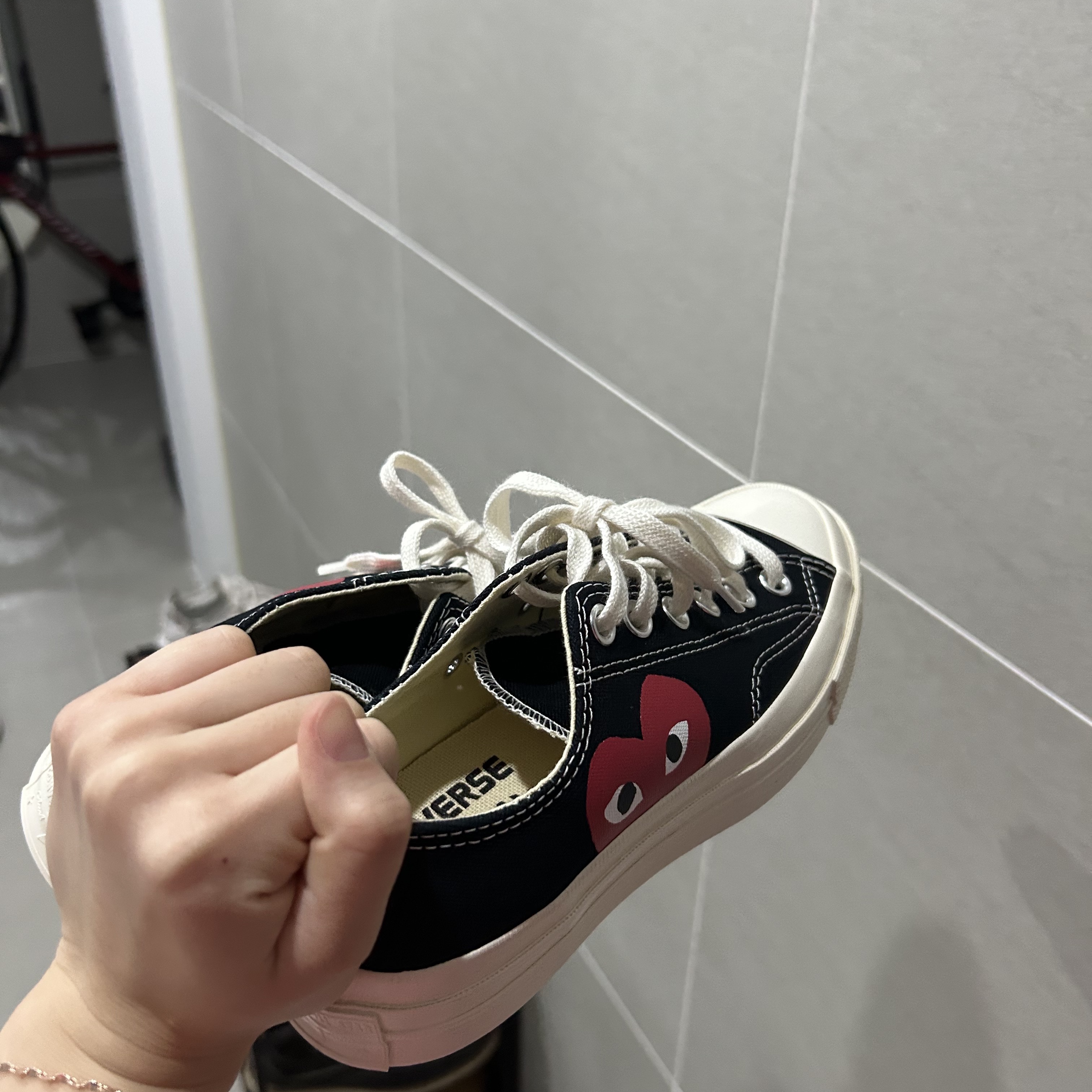 Converse x Play Comme des Garcons Chuck 70 Ox Black 착용 스타일