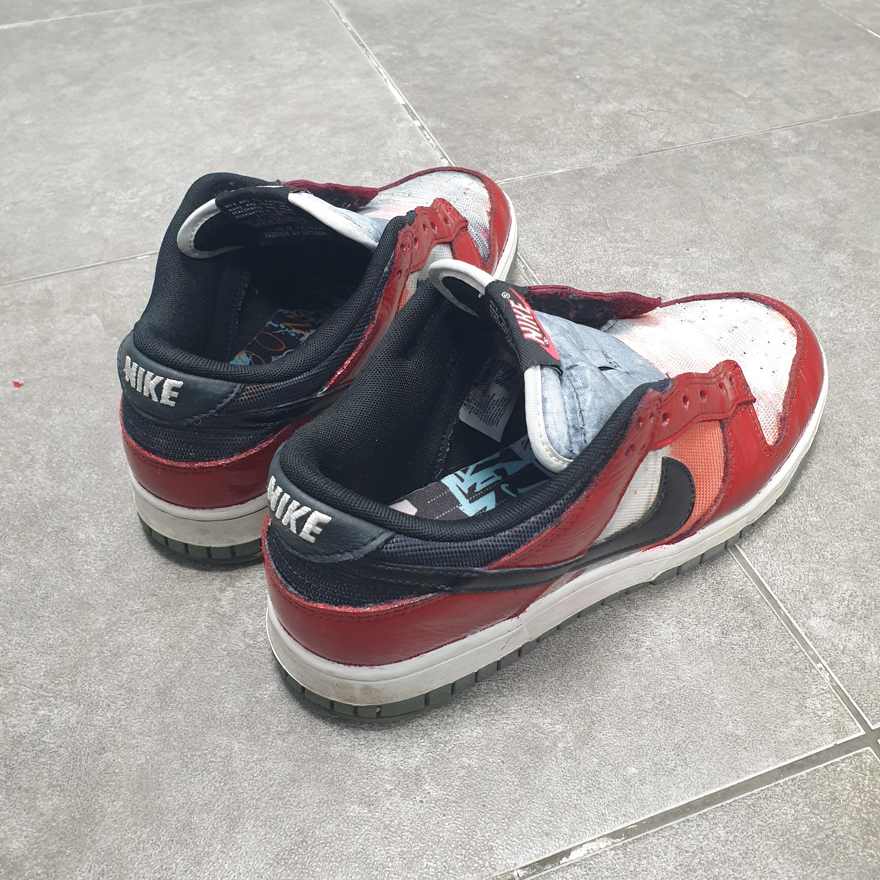Nike Dunk Low Retro PRM Black and Tumbled Grey 착용 스타일 - 2