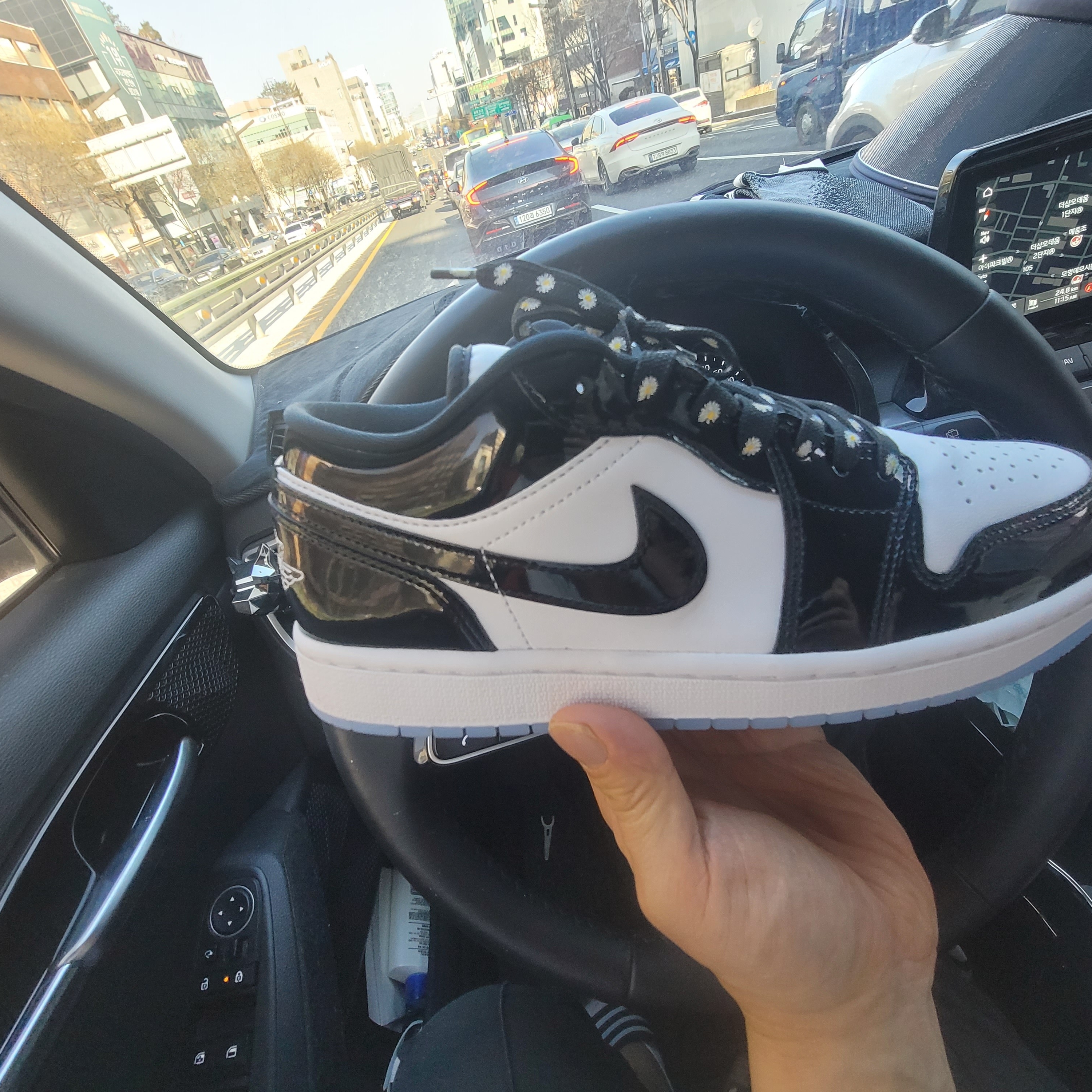 Jordan 1 Low SE Concord 착용 스타일 - 1