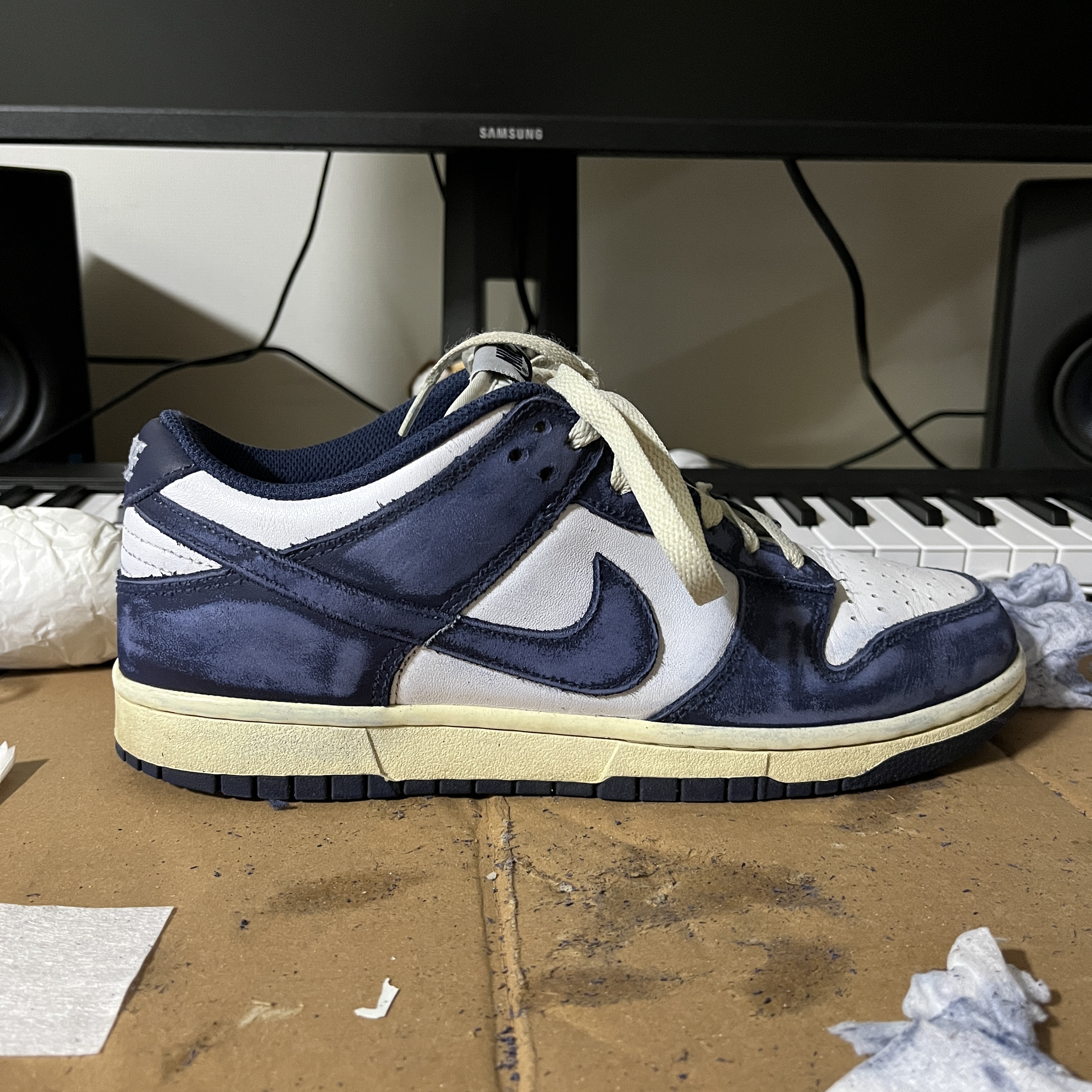 (W) Nike Dunk Low Vintage Midnight Navy 착용 스타일 - 3