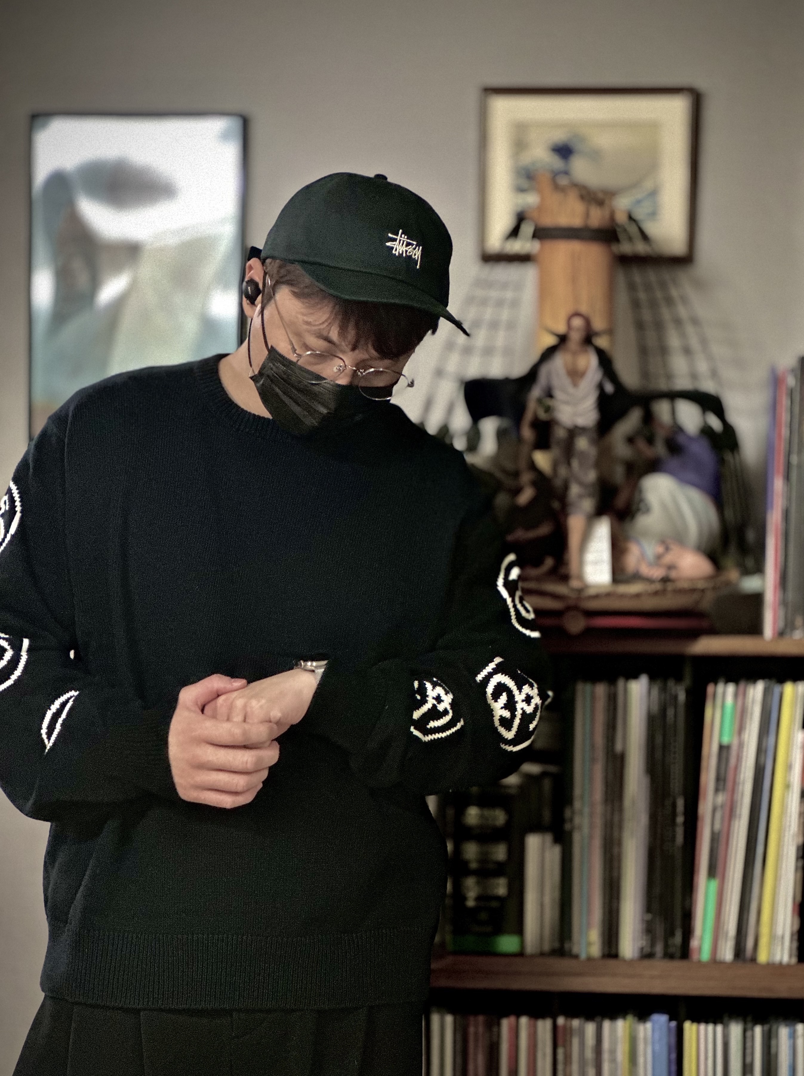 Stussy SS Link Sweater Black, Stussy Stock Low Pro Cap Black 착용 스타일