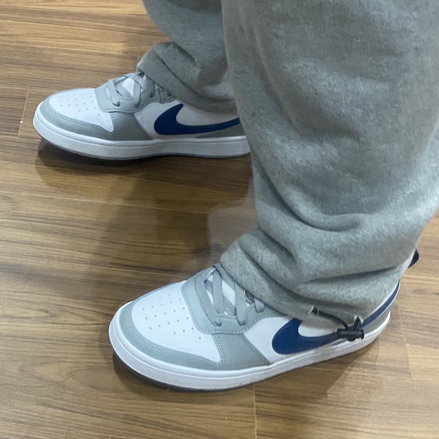 (GS) Nike Court Borough Low 2 Light Smoke Grey 착용 스타일 - 1