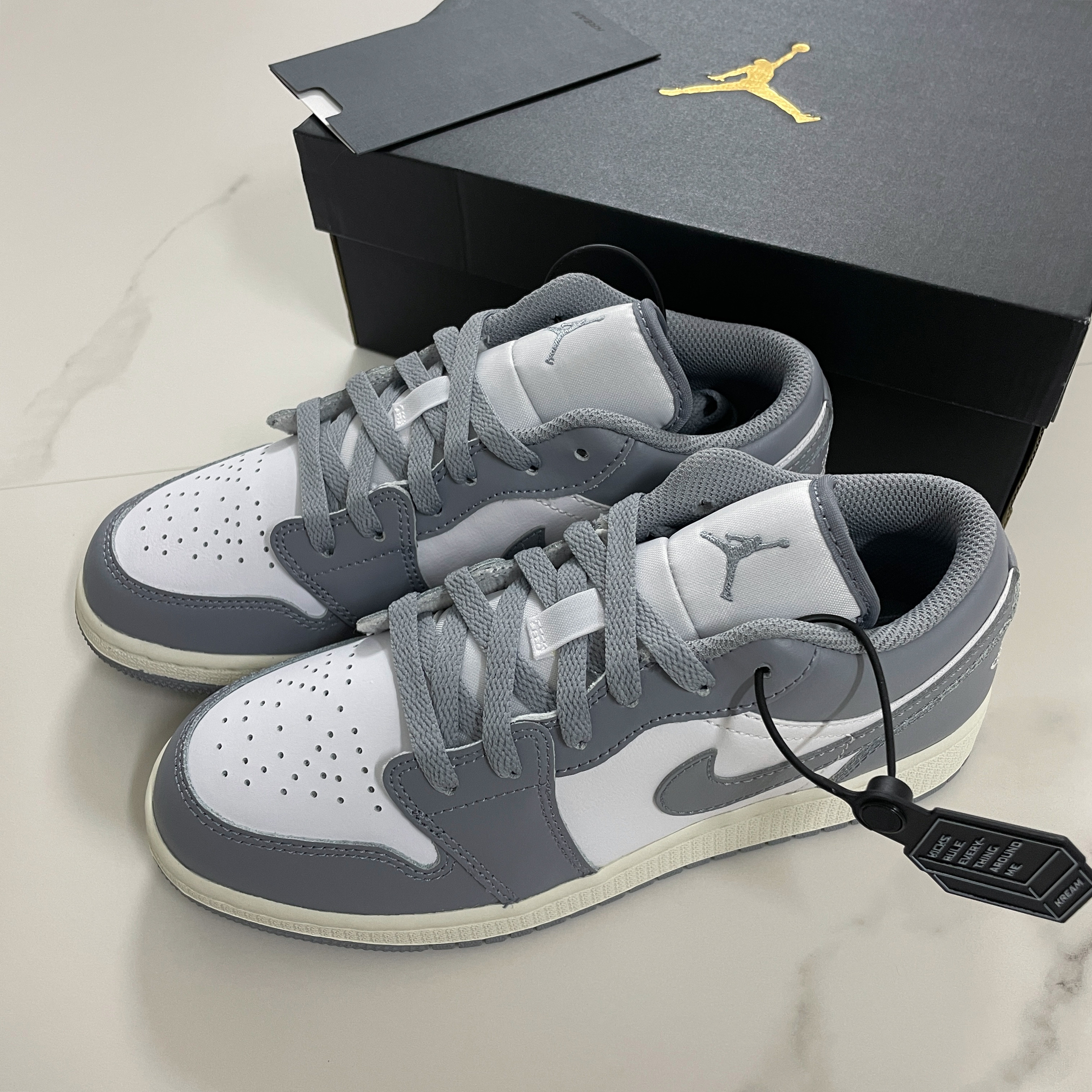(GS) Jordan 1 Low Stealth and White 착용 스타일