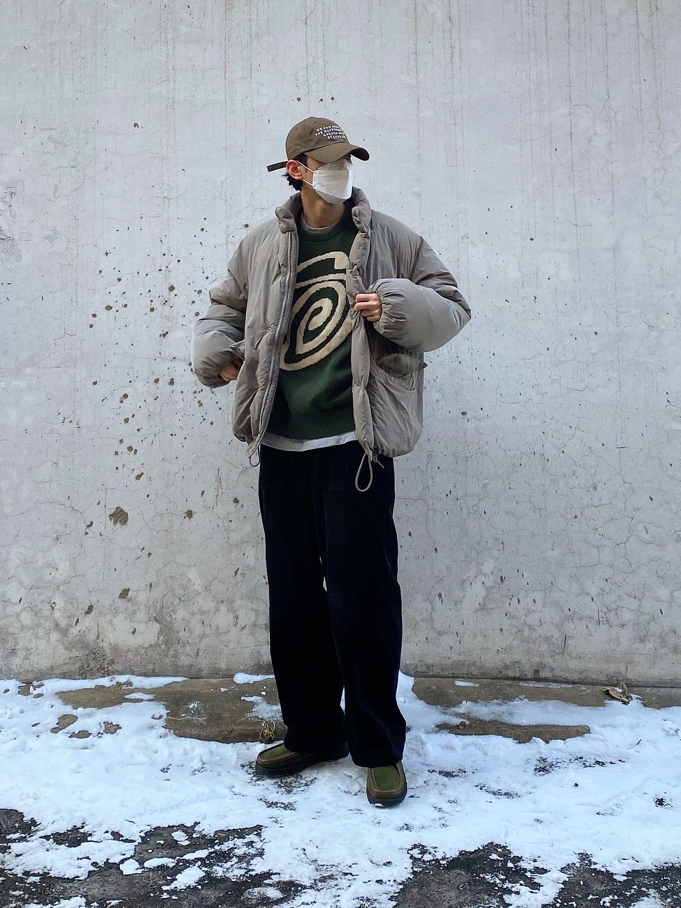 Stussy Curly S Sweater Green 착용 스타일 - 1
