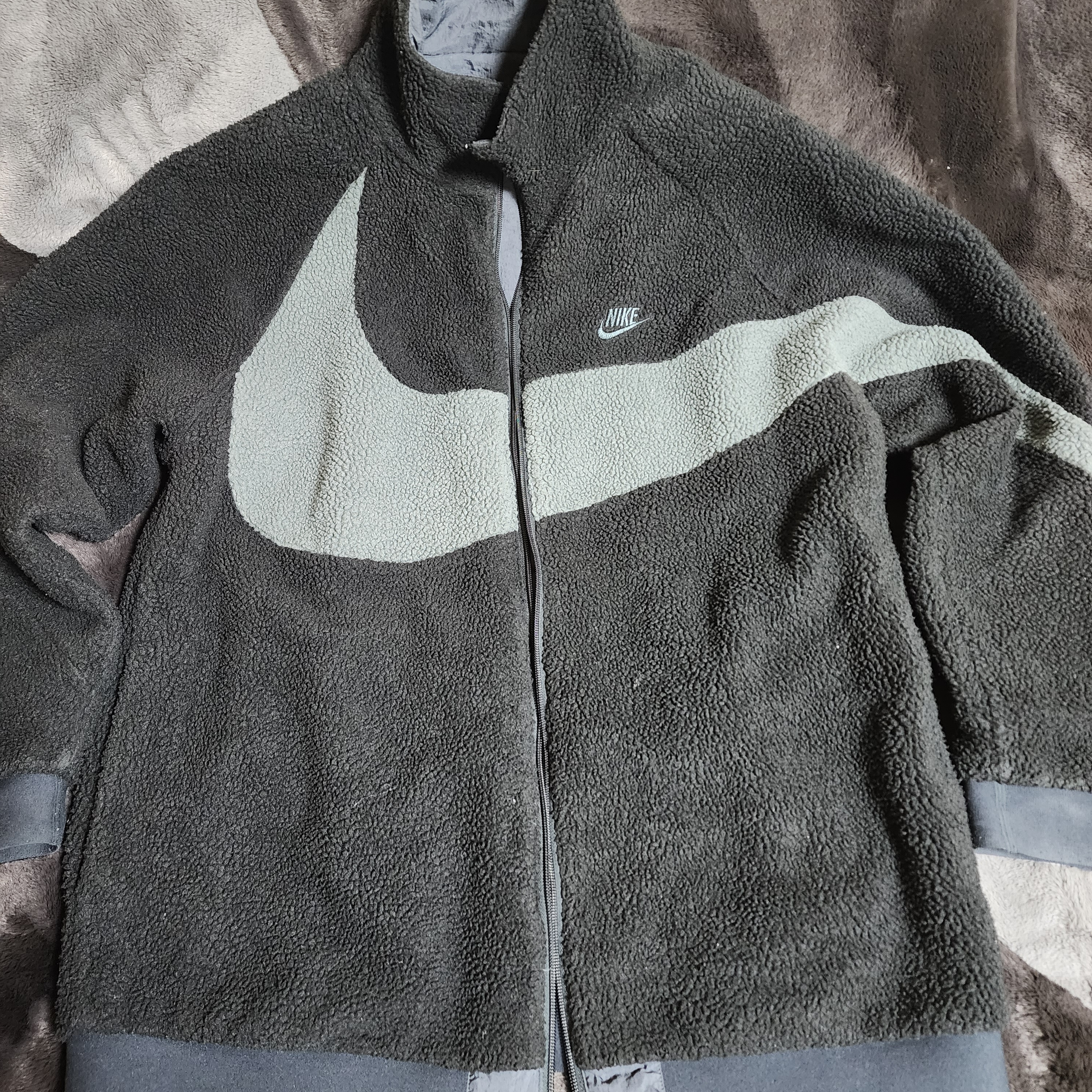 Nike Big Swoosh Full Zip Jacket Black Anthracite 착용 스타일 - 2