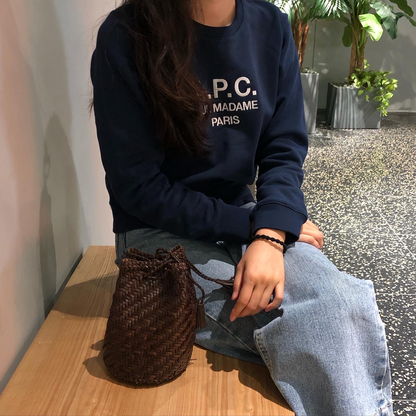A.P.C. Rufus Sweatshirt Navy Blue, (W) A.P.C. Tina Sweatshirt Navy Blue 착용 스타일