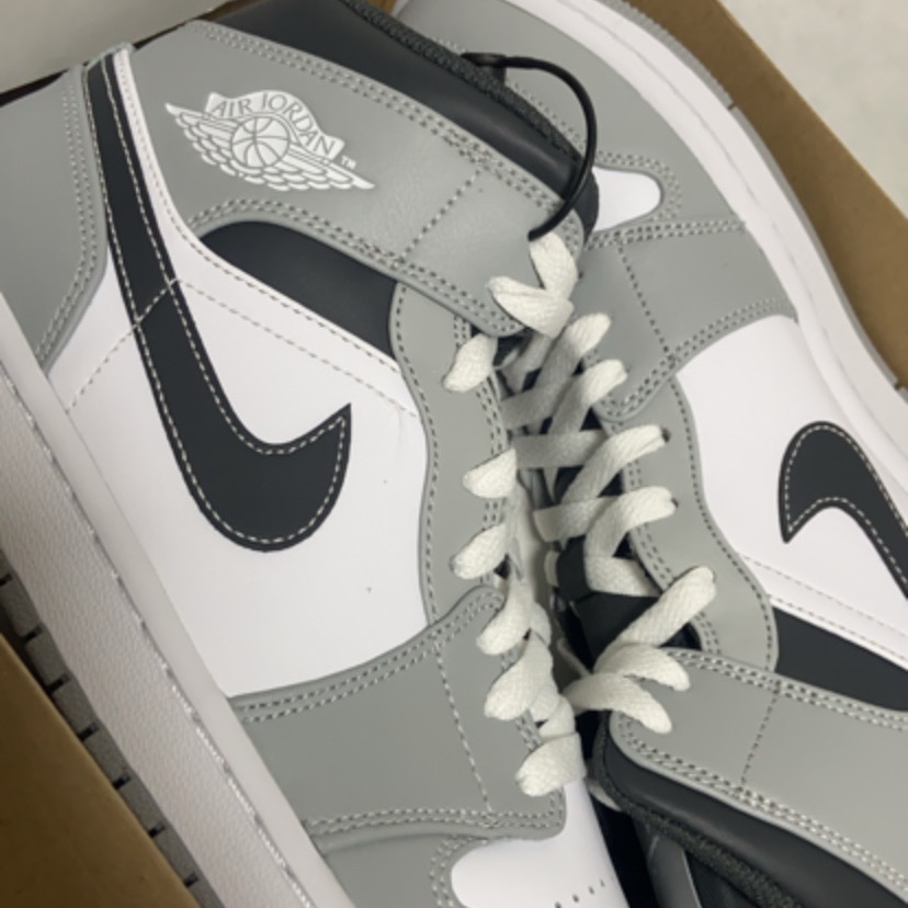 Jordan 1 Mid Light Smoke Grey Anthracite 착용 스타일