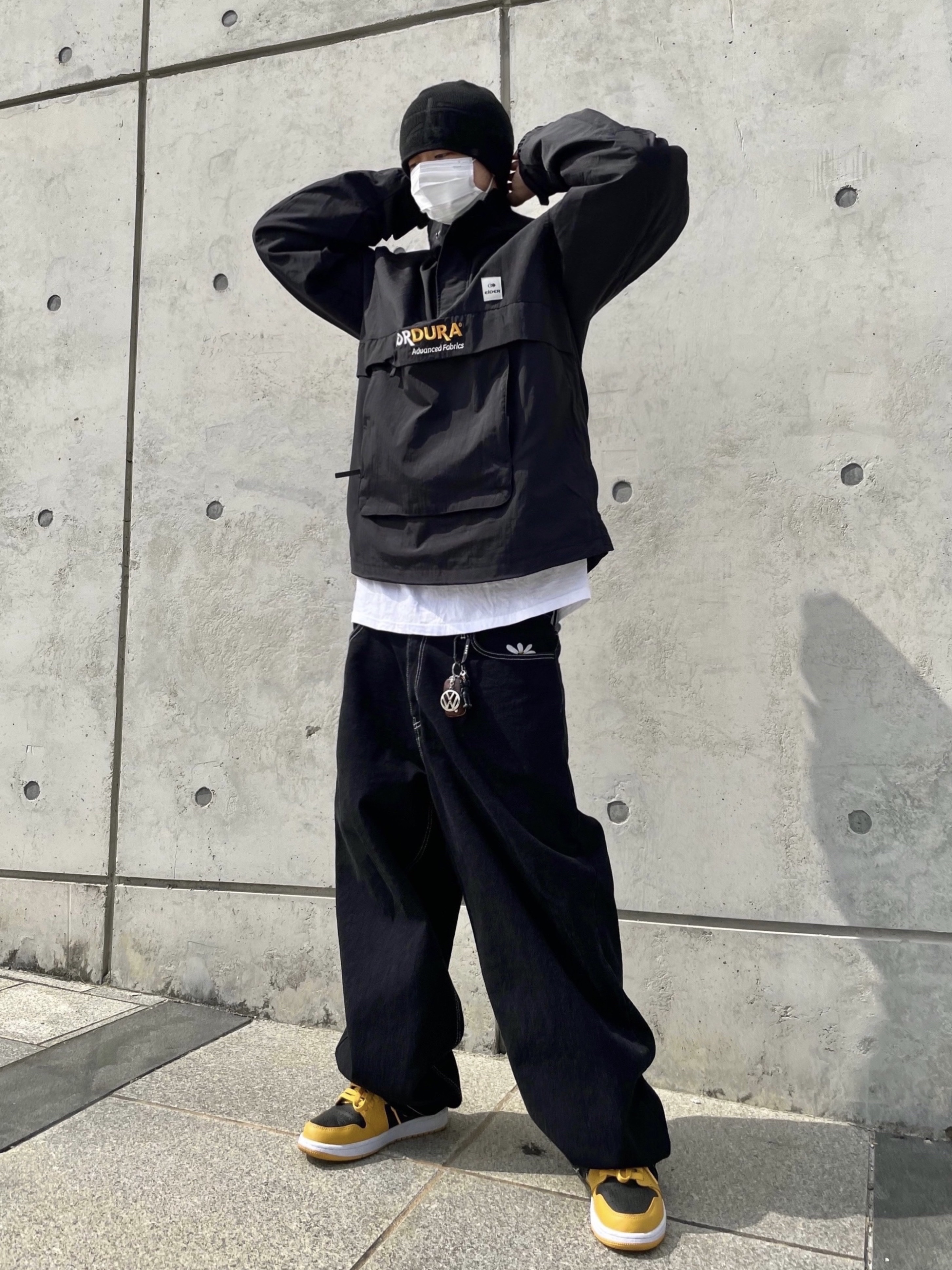 Stussy Debossed Stock Logo Beanie Black, Jordan 1 Retro High OG Pollen 착용 스타일 - 1