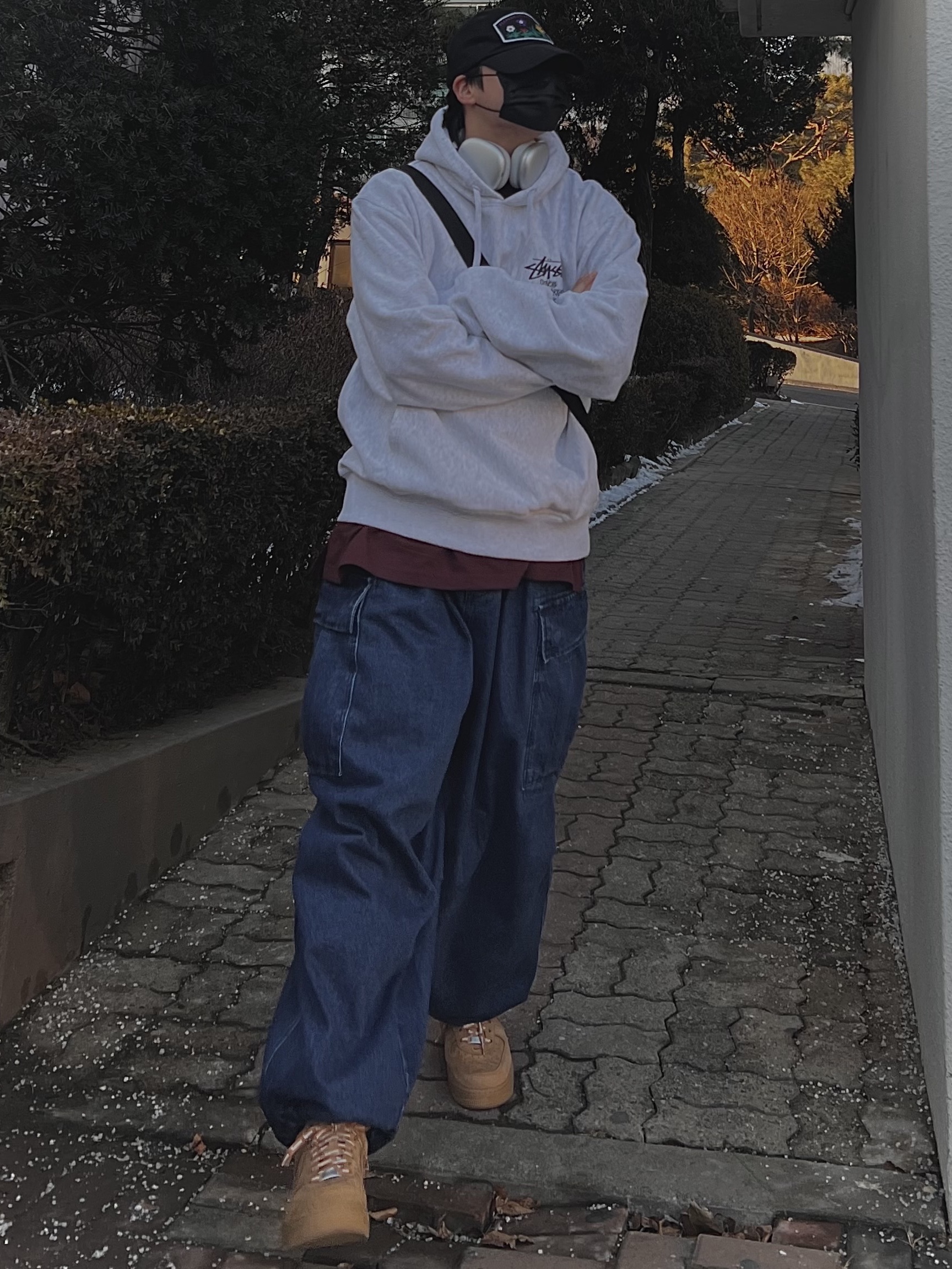 Stussy Stock DSM New York Hoodie Ash Heather 2022, Apple AirPods Max Lightning Silver (Korean Ver.) 착용 스타일 - 1