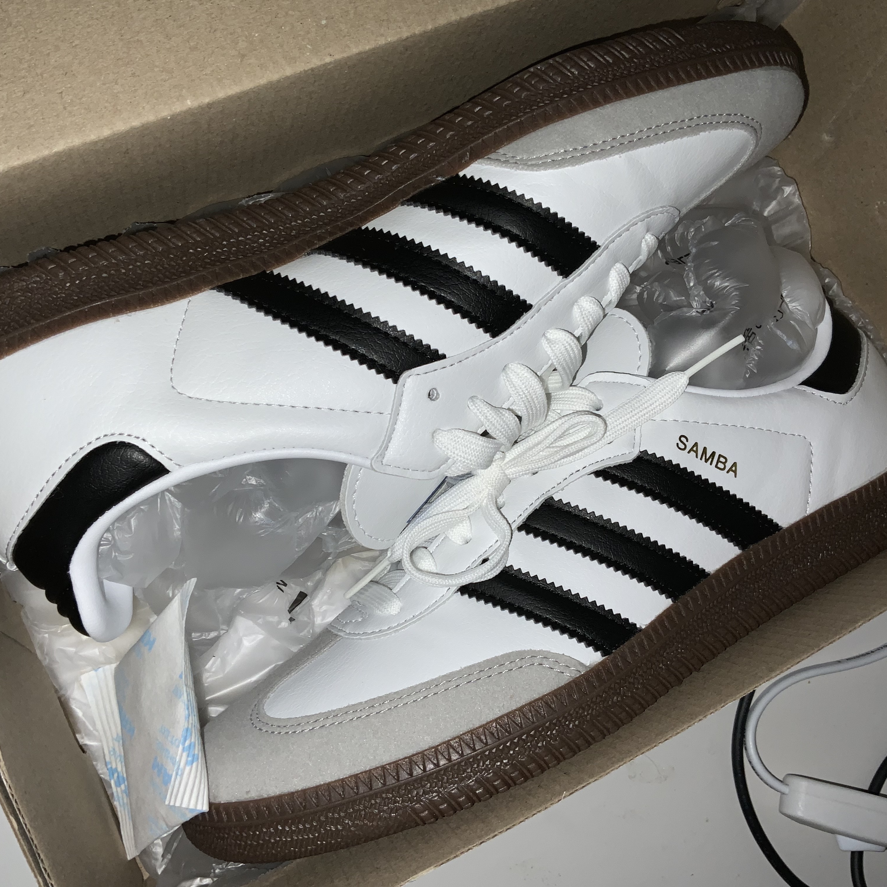 Adidas Samba Vegan White Black 착용 스타일