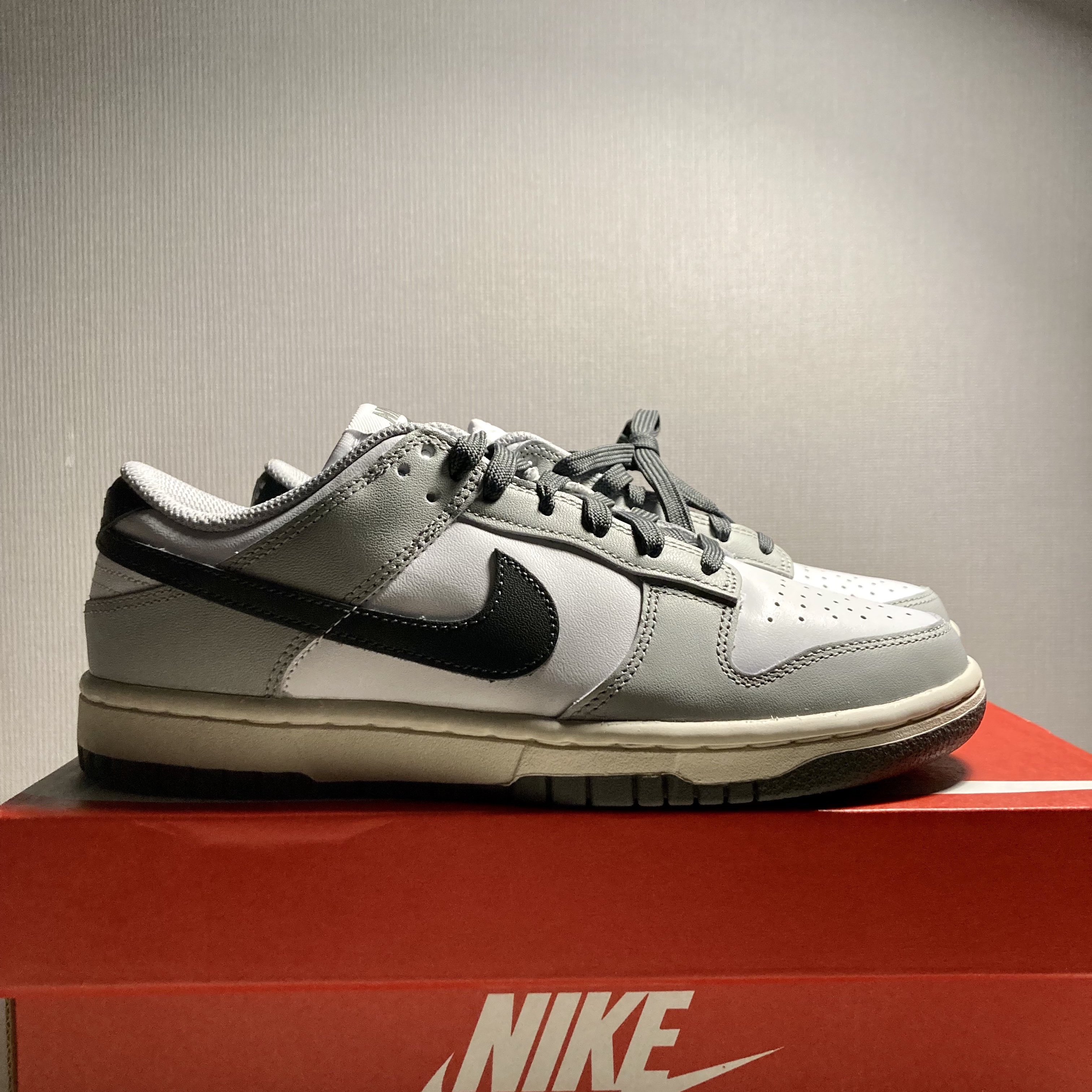 (W) Nike Dunk Low Light Smoke Grey 착용 스타일