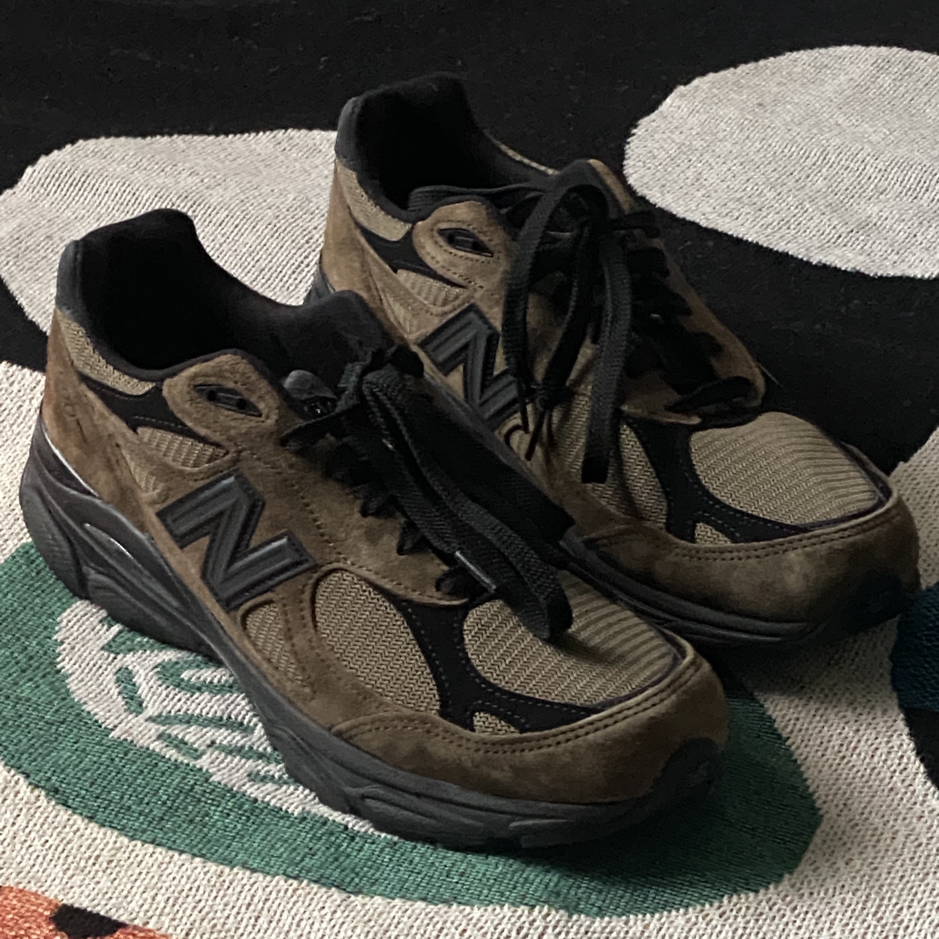 New Balance x JJJJound 990v3 Brown Black 착용 스타일 - 2