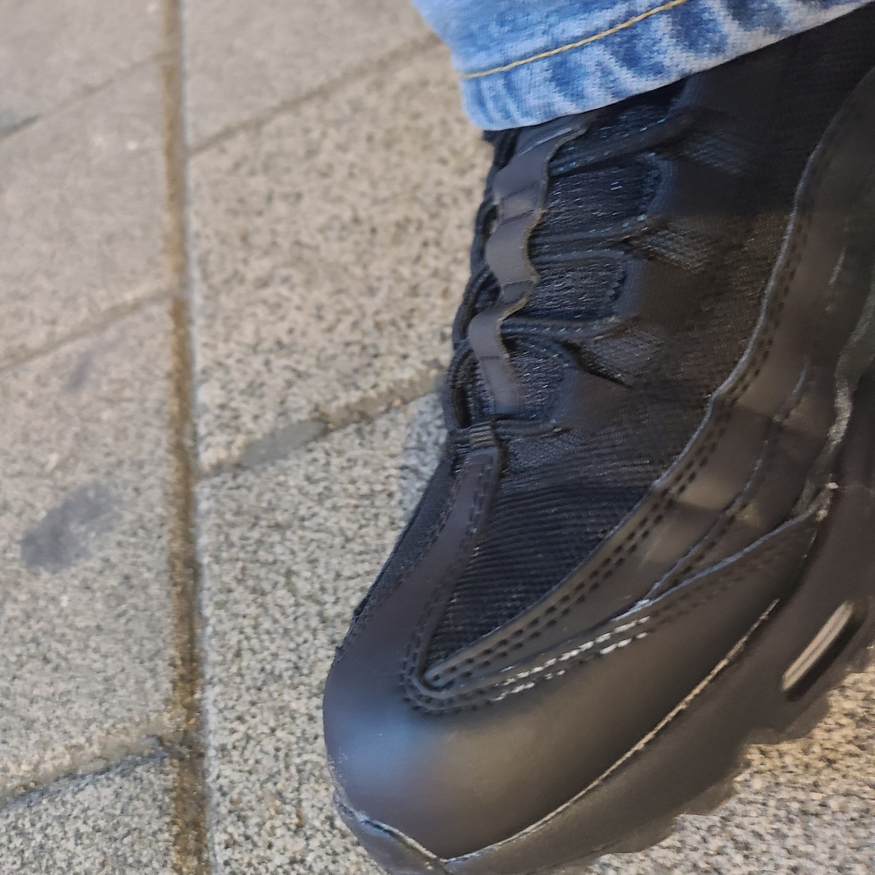 Nike Air Max 95 Essential Triple Black 2020 착용 스타일 - 2