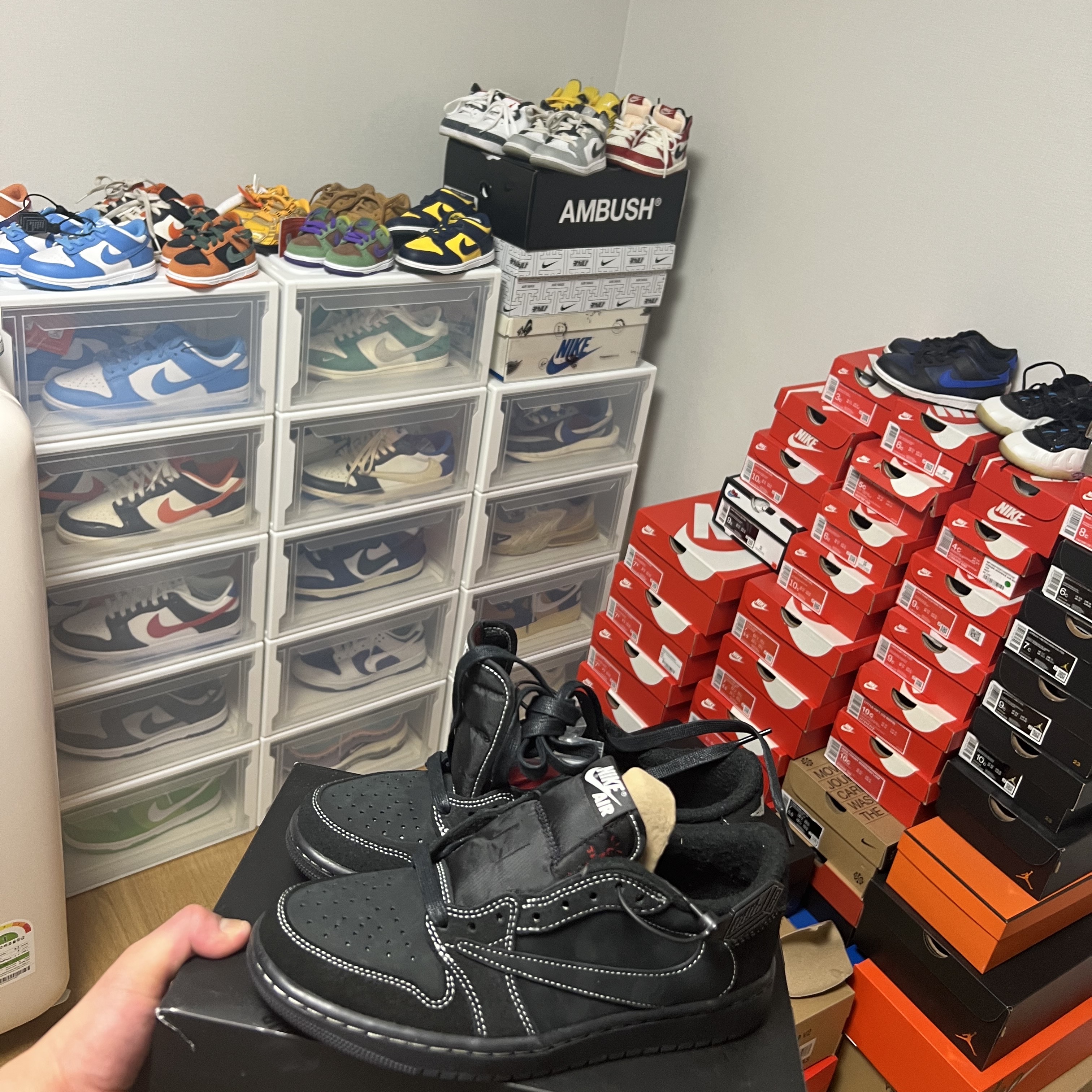 Jordan 1 x Travis Scott Retro Low OG SP Black Phantom 착용 스타일