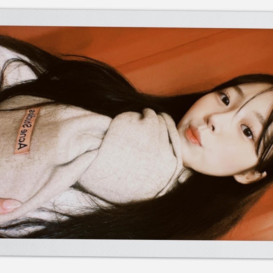 Acne Studios Narrow Wool Fringe Muffler Oatmeal Melange, Acne Studios Canada Narrow New Wool Muffler Oatmeal Melange 착용 스타일