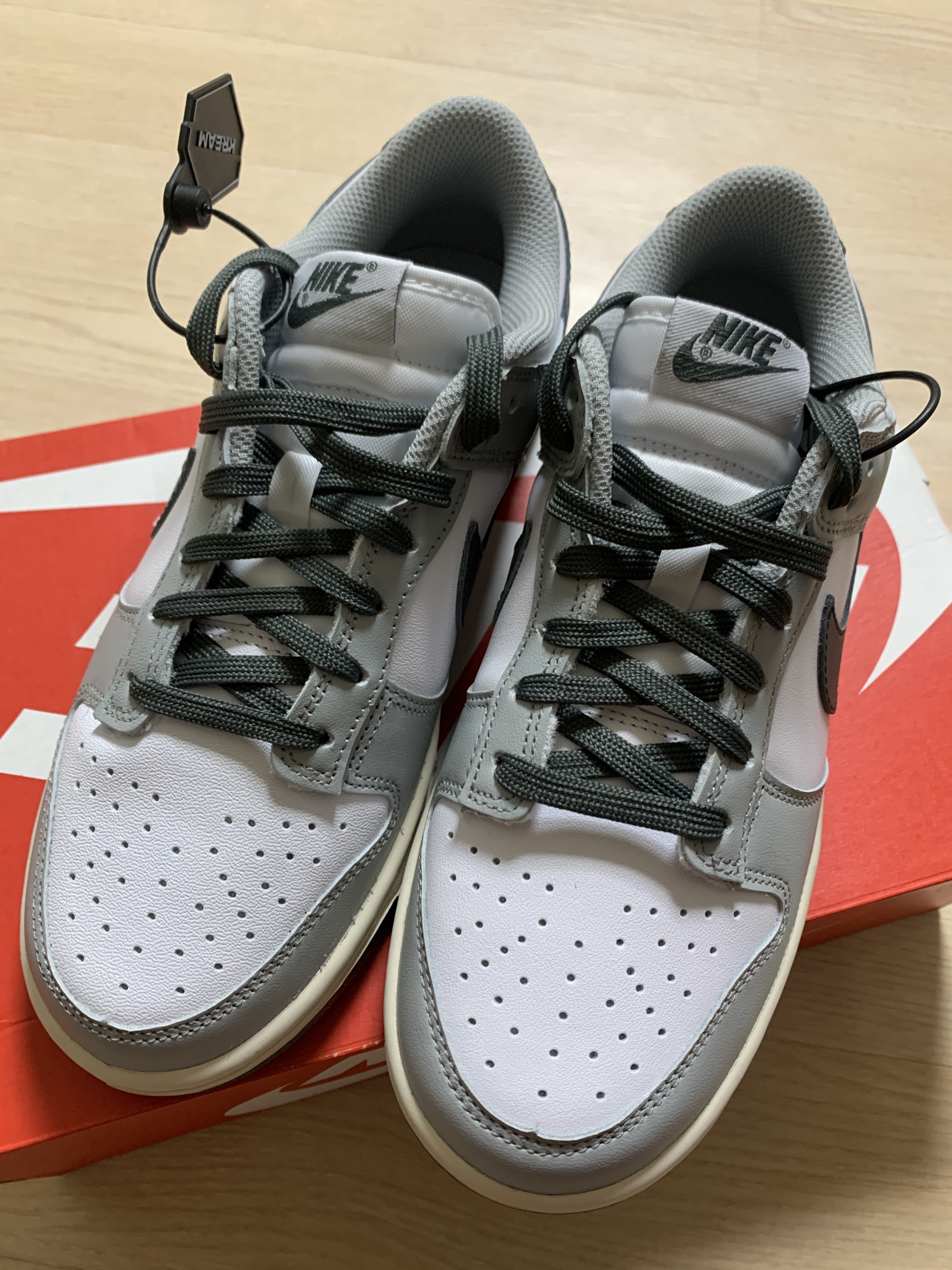 (W) Nike Dunk Low Light Smoke Grey 착용 스타일 - 2