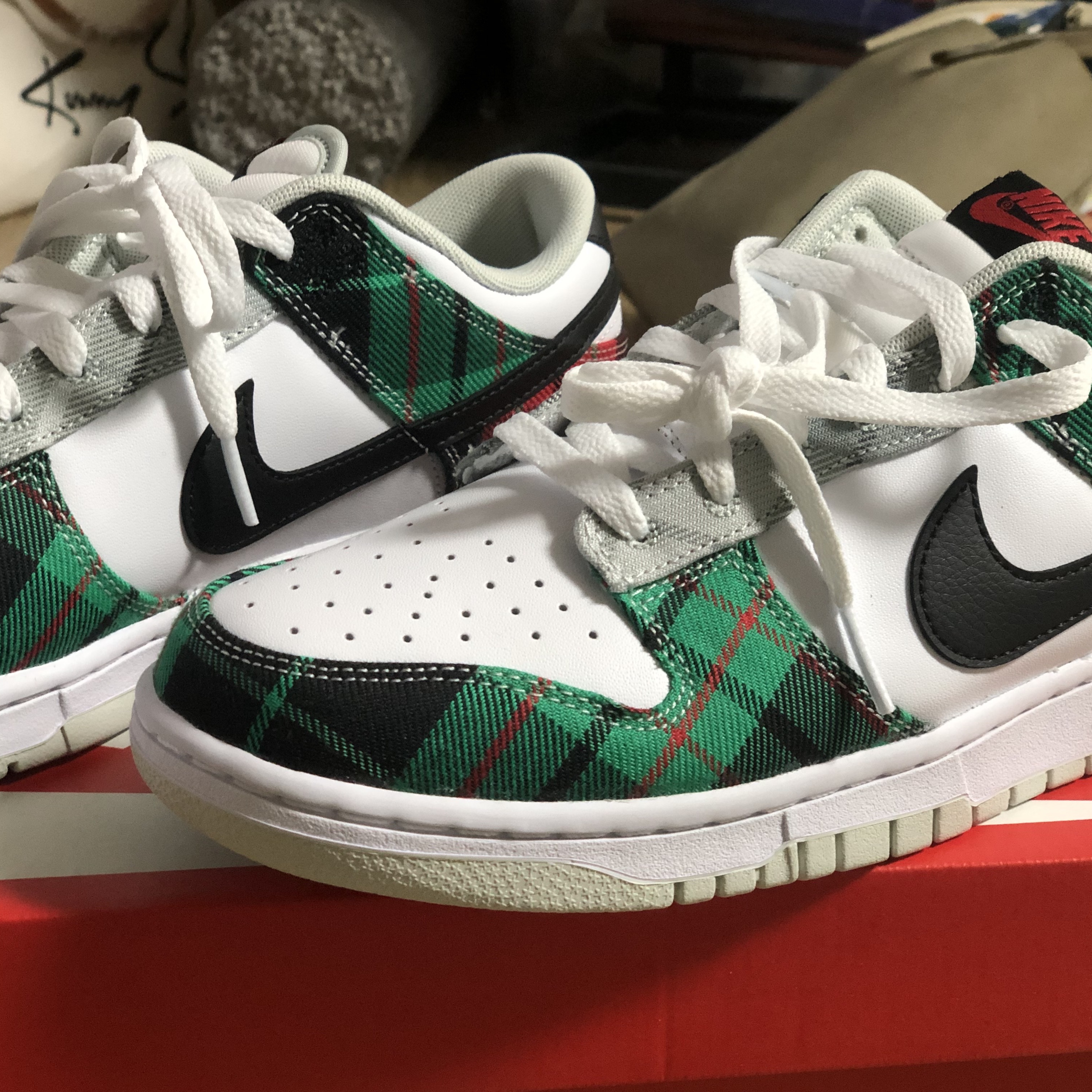 Nike Dunk Low Retro PRM White and Black 착용 스타일 - 2