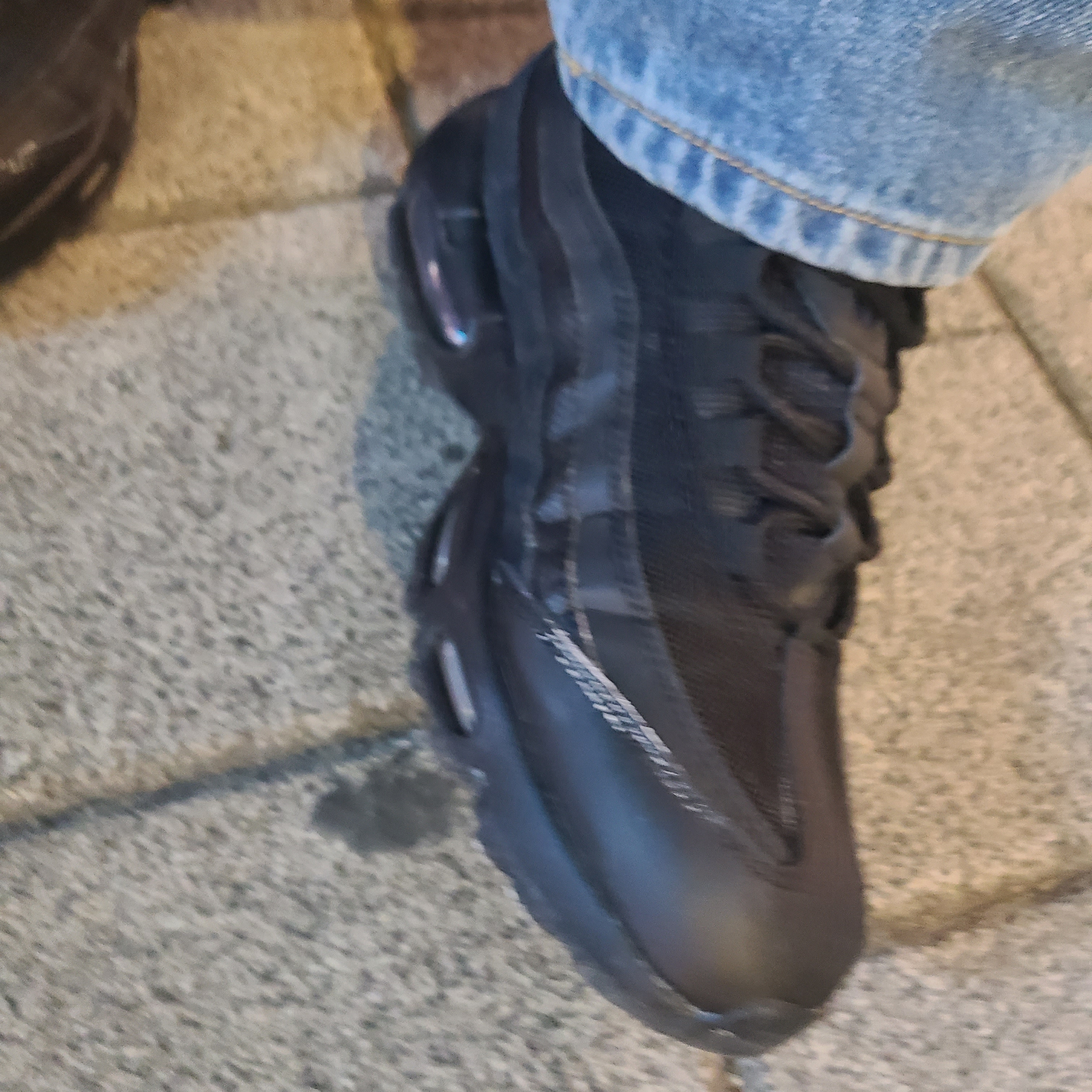 Nike Air Max 95 Essential Triple Black 2020 착용 스타일 - 3