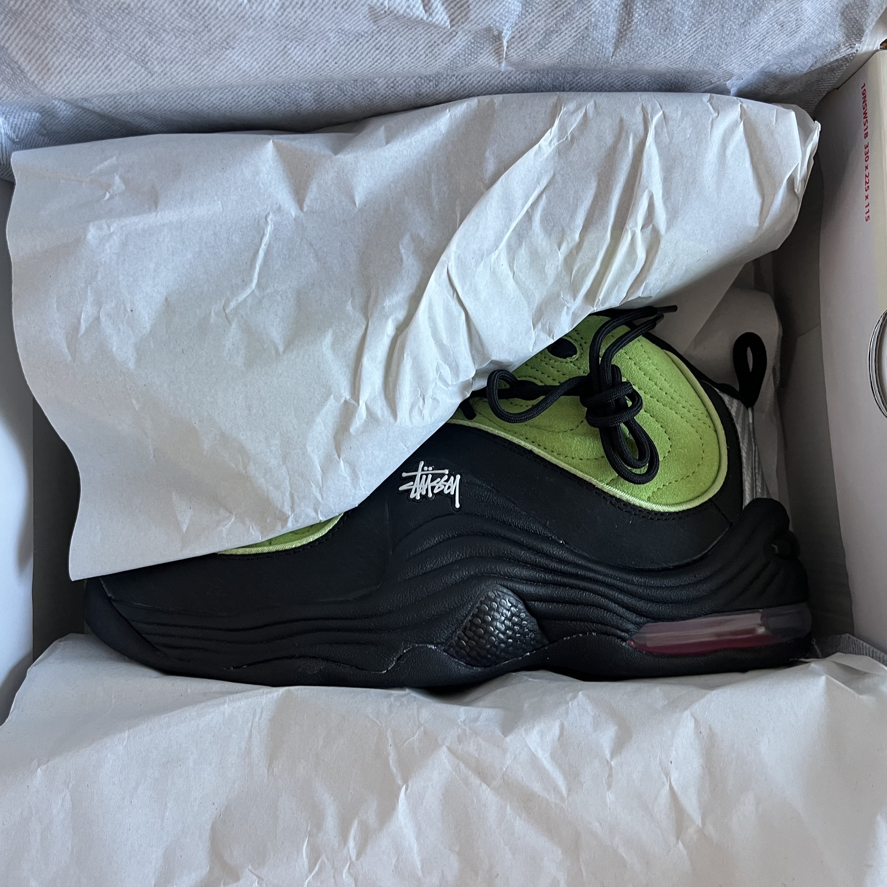 Nike x Stussy Air Penny II Vivid Green and Black 착용 스타일 - 2