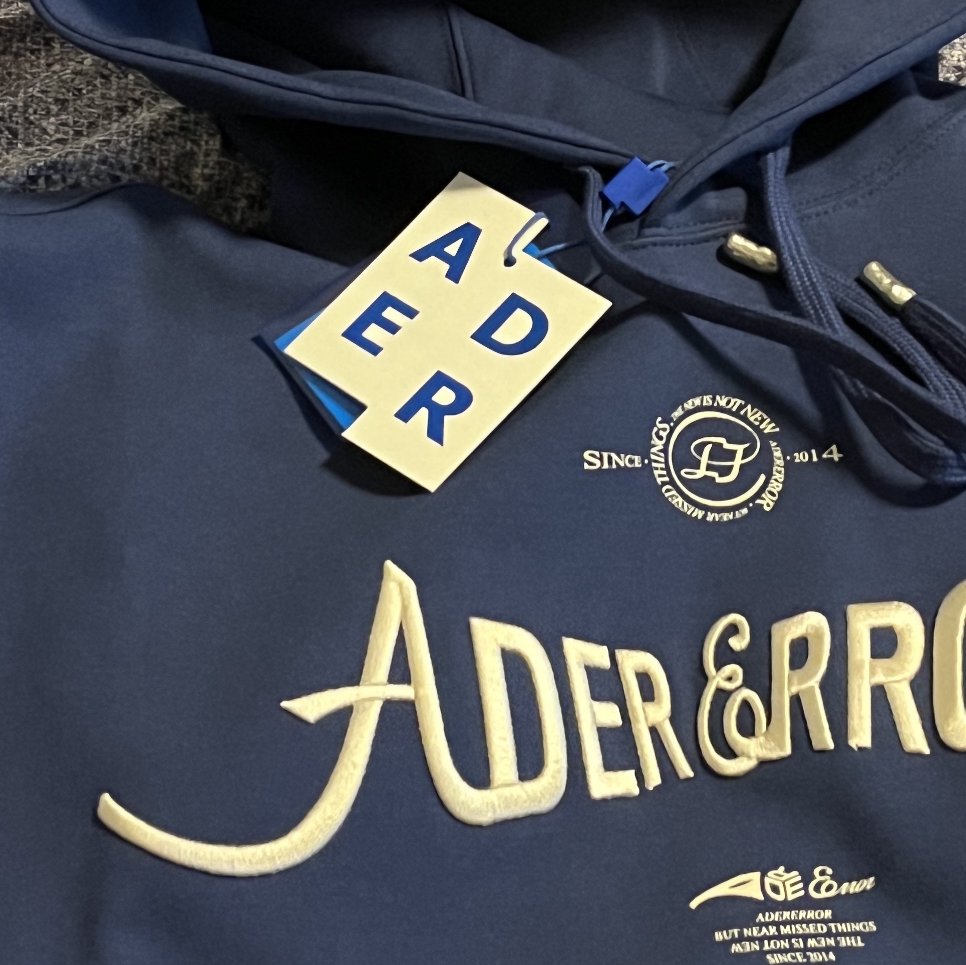 Ader Error Verif Logo Hoodie Navy 착용 스타일