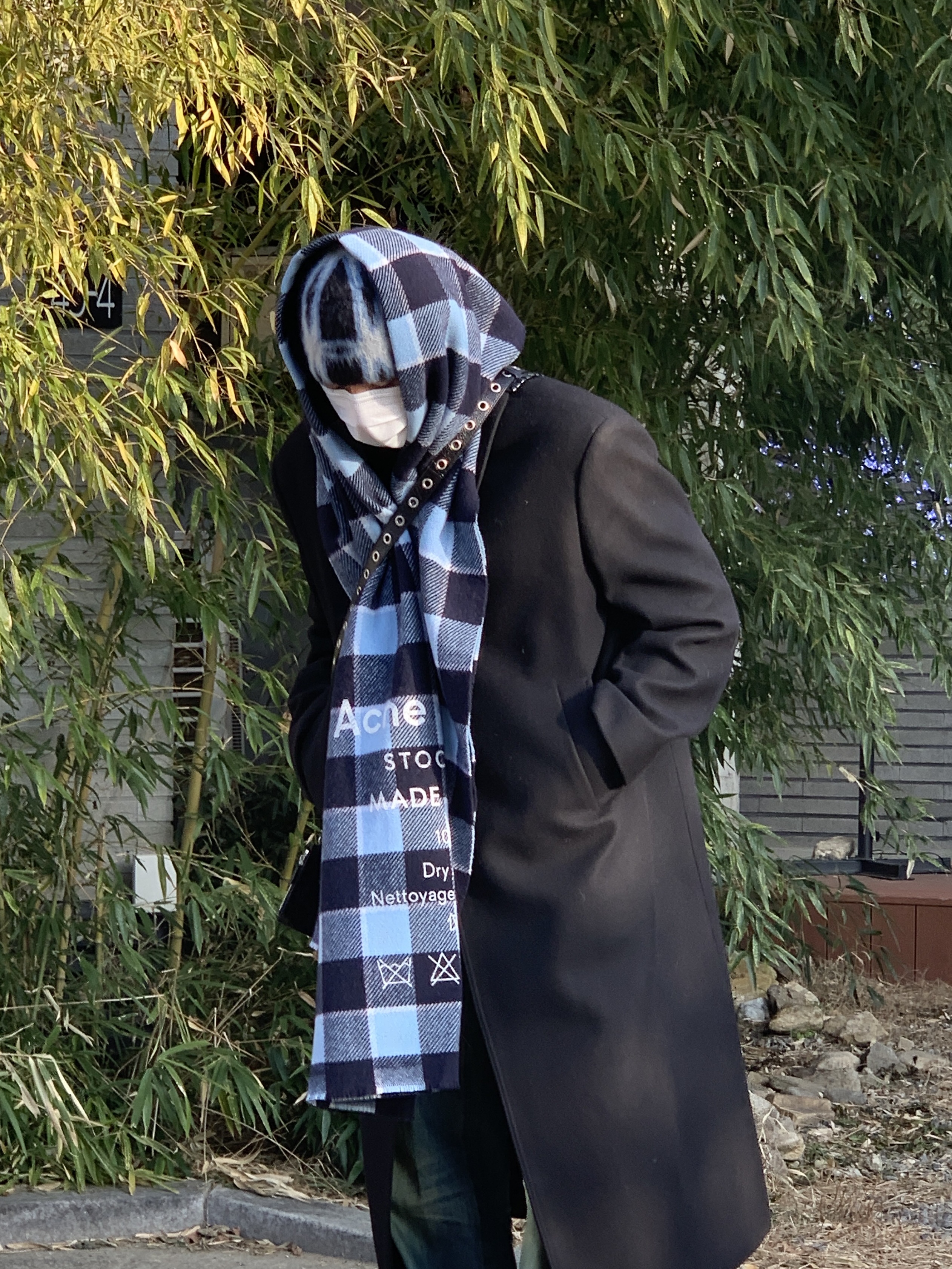 Our Legacy Cuban Boot Black, Acne Studios Tartan Check Muffler Blue Beige 착용 스타일 - 4