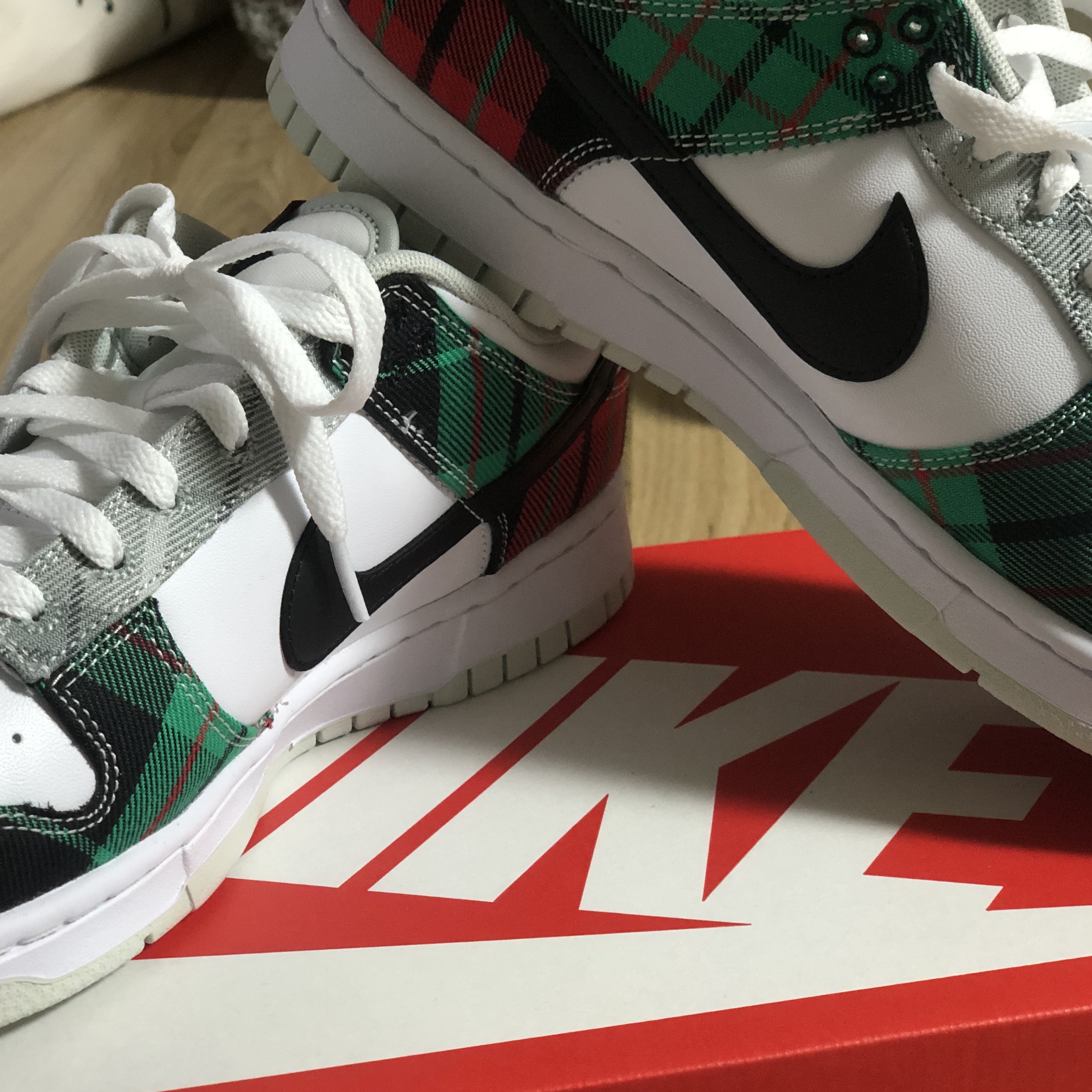 Nike Dunk Low Retro PRM White and Black 착용 스타일 - 1