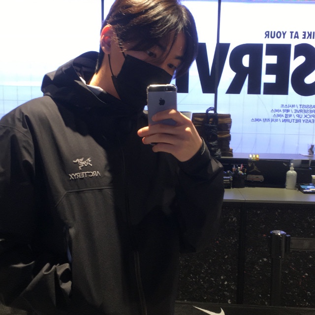 Arc'teryx Beta Jacket Black 착용 스타일