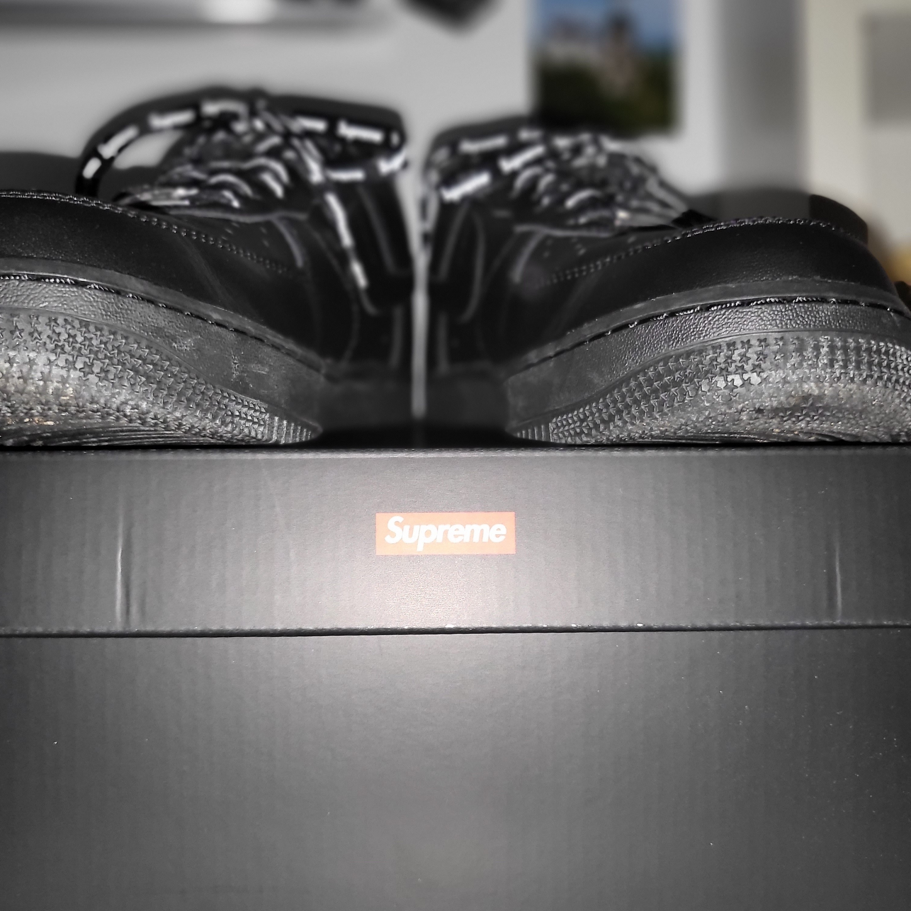 Nike x Supreme Air Force 1 Low Black 착용 스타일