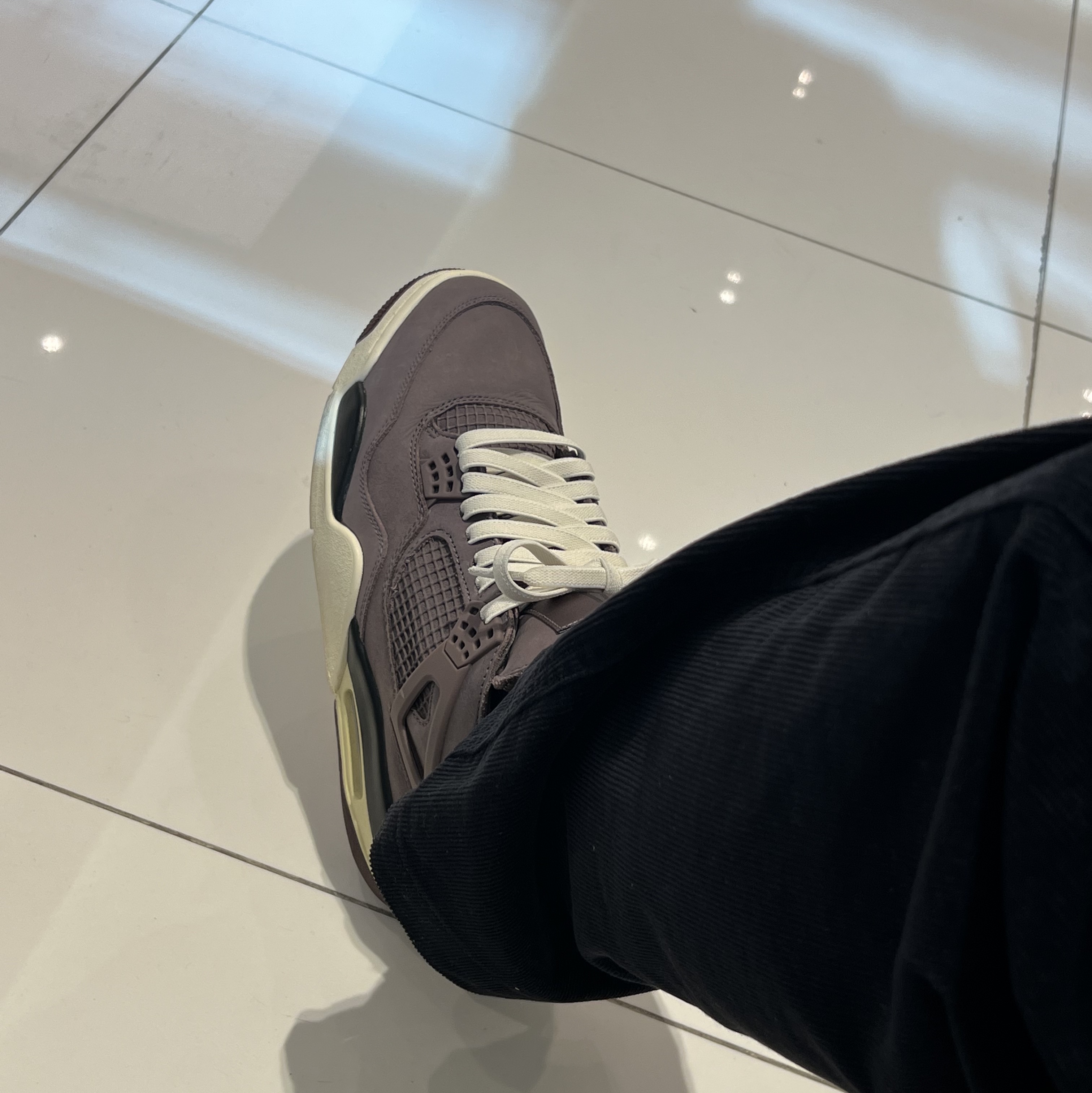 Jordan 4 x A Ma Maniere Retro Violet Ore 착용 스타일 - 1