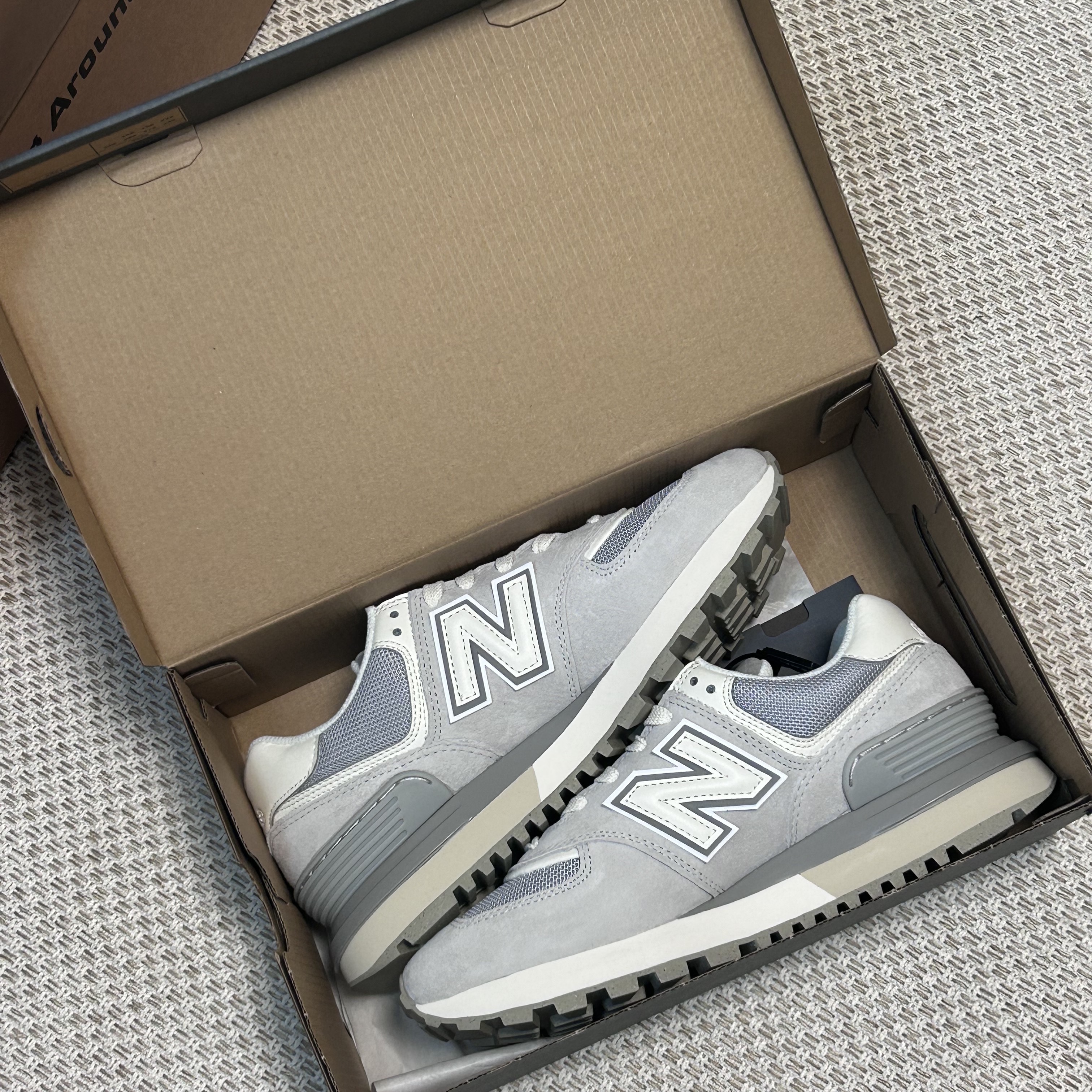 New Balance 574 Legacy Grey Sea Salt 착용 스타일