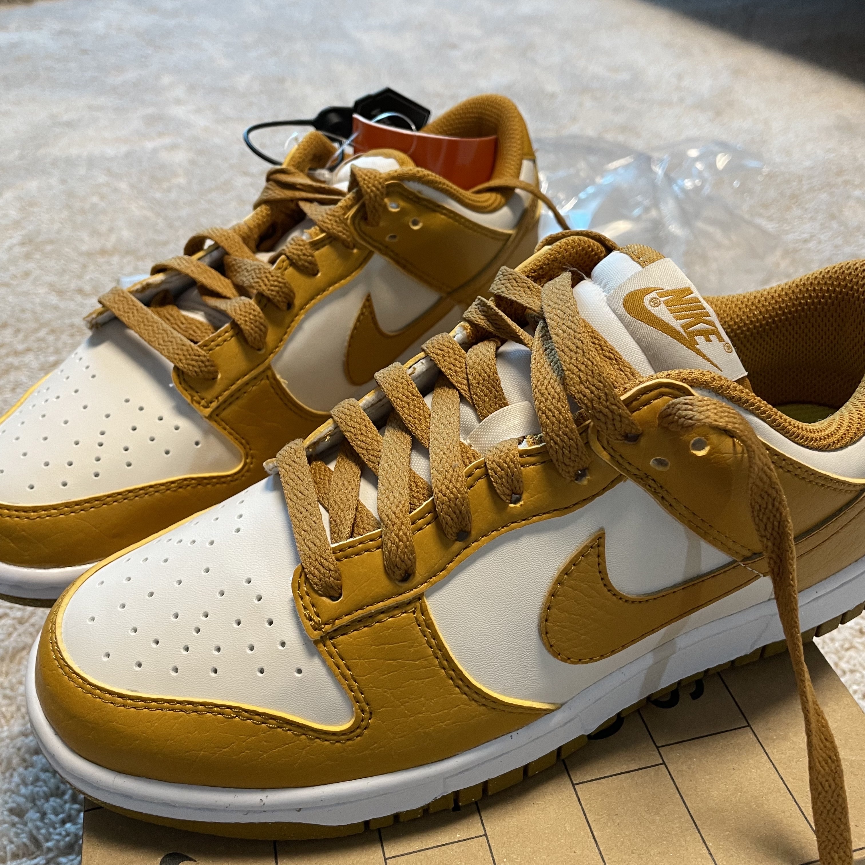 (W) Nike Dunk Low Next Nature Phantom 착용 스타일 - 1