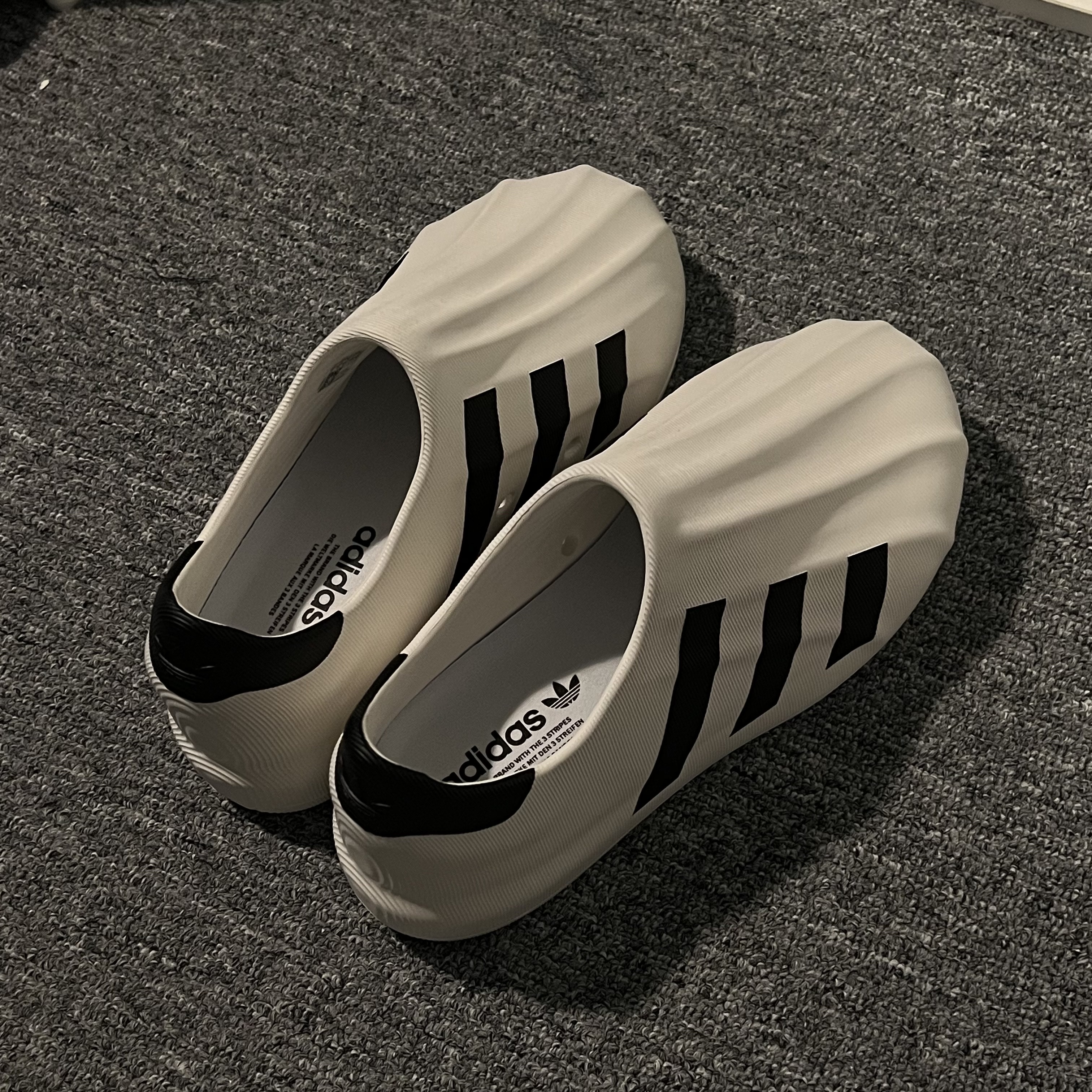 Adidas Adifom Superstar Core White 착용 스타일 - 1