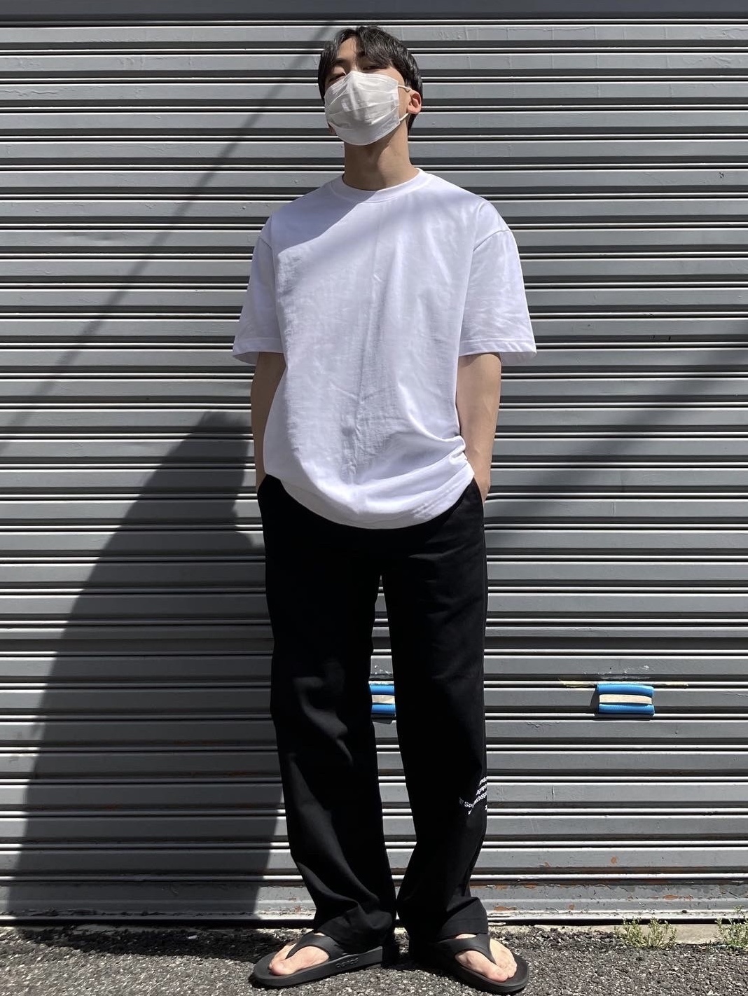 Oofos OOriginal Black 착용 스타일