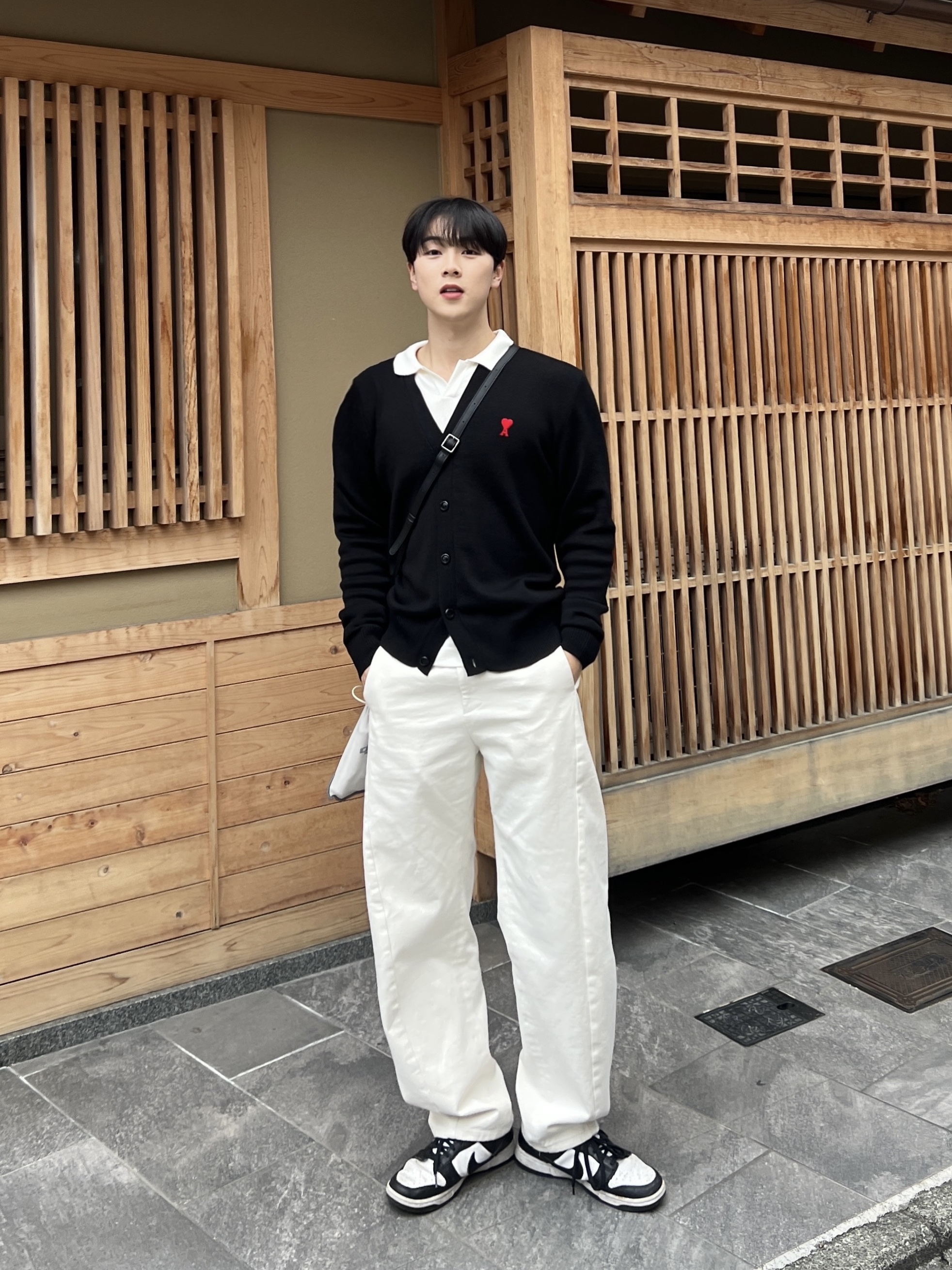 AMI de Coeur Wool Cardigan Black, Nike Dunk Low Retro Black 착용 스타일 - 3
